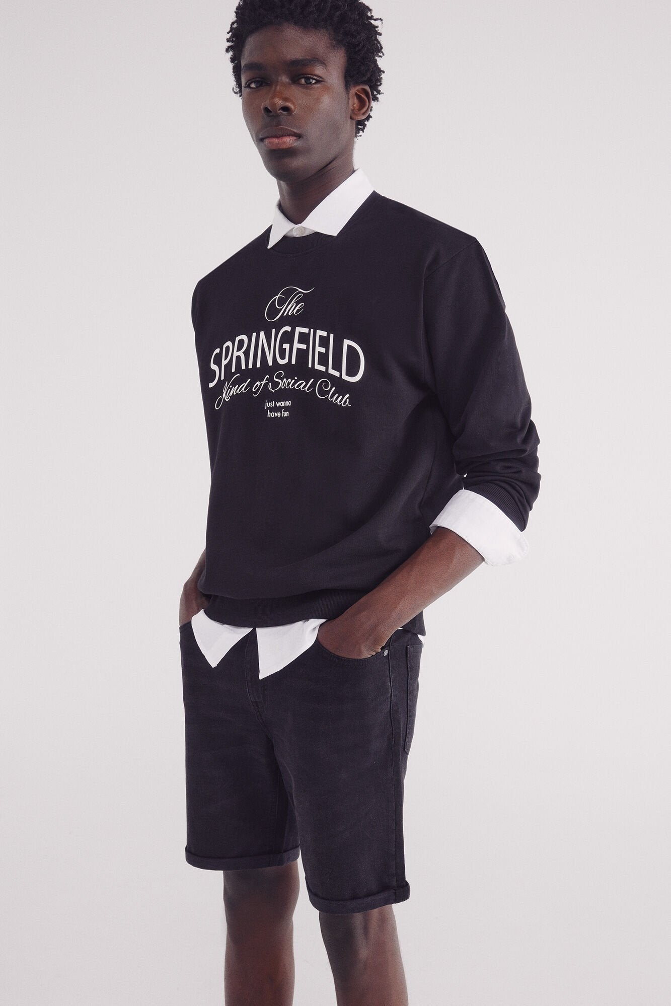 Springfield_Basic Black Slim Fit Denim Bermuda Shorts_0019551_01_03