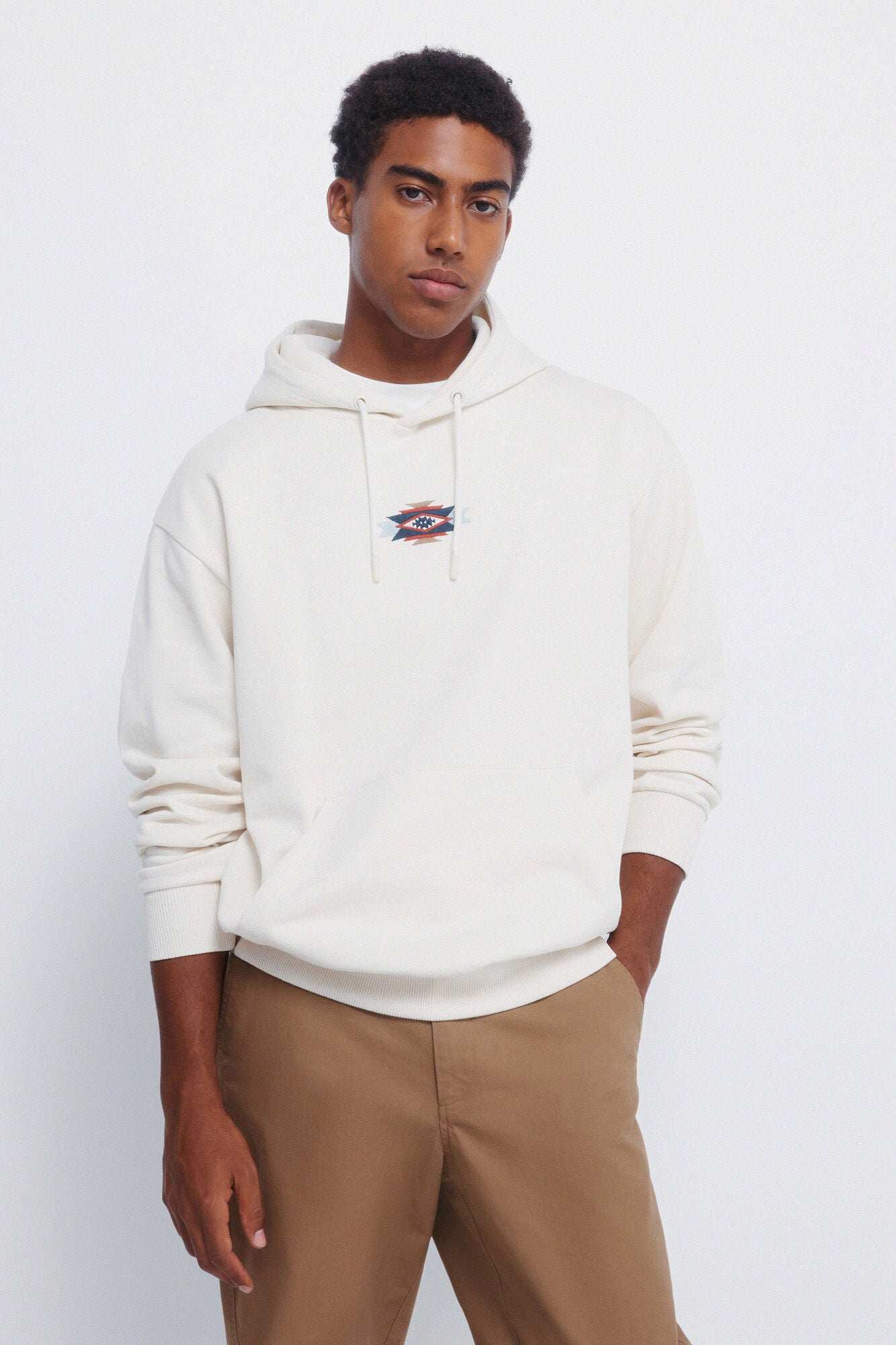 Springfield_White_Hood Sweatshirt_0092110_97_03