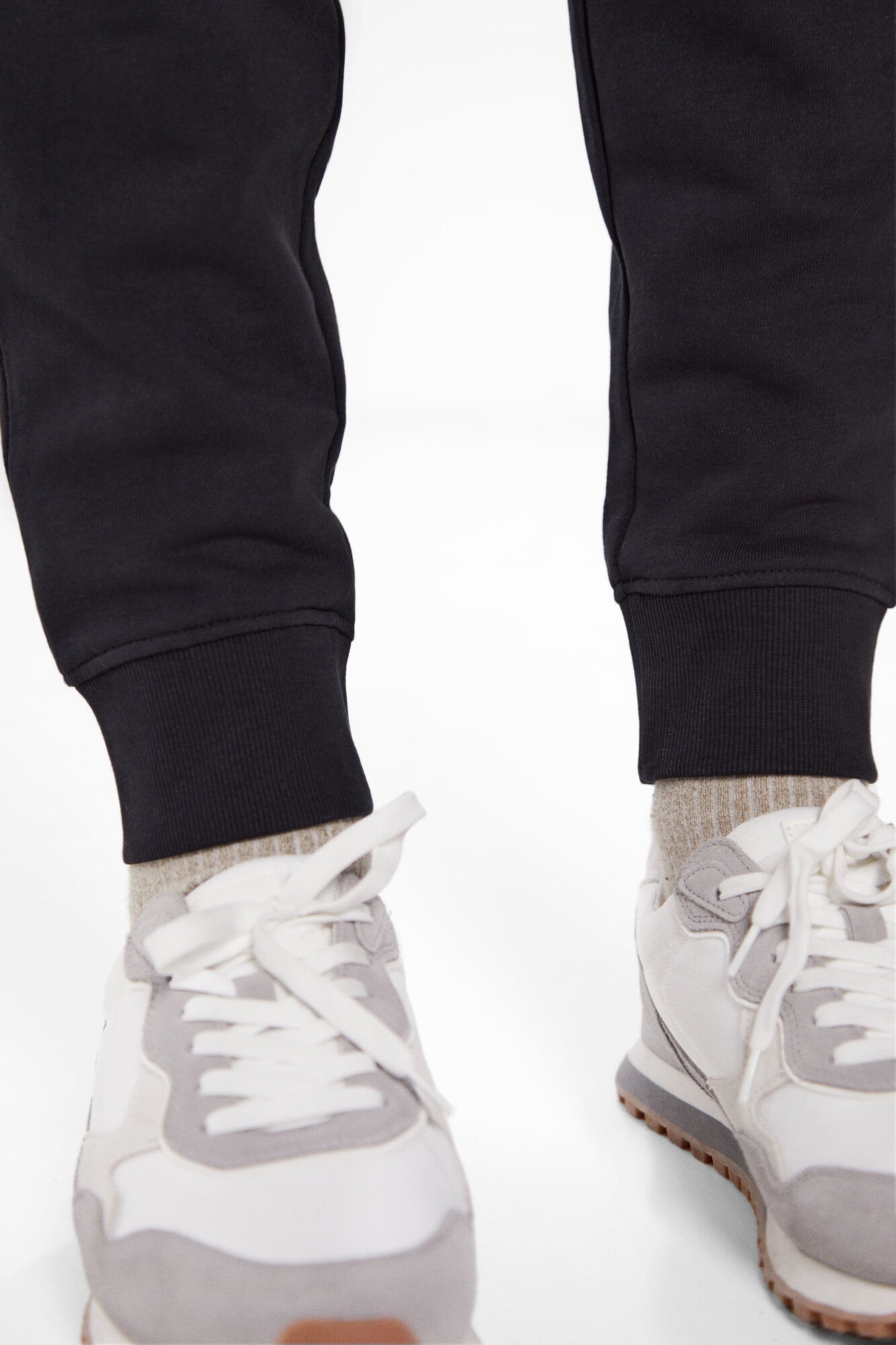 Black Cargo Style Sweatpants_0097354_01_03