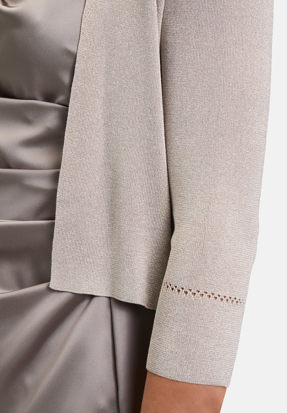 Vera Mont_Knitted Bolero Without Closure_0225-4818_9879_07