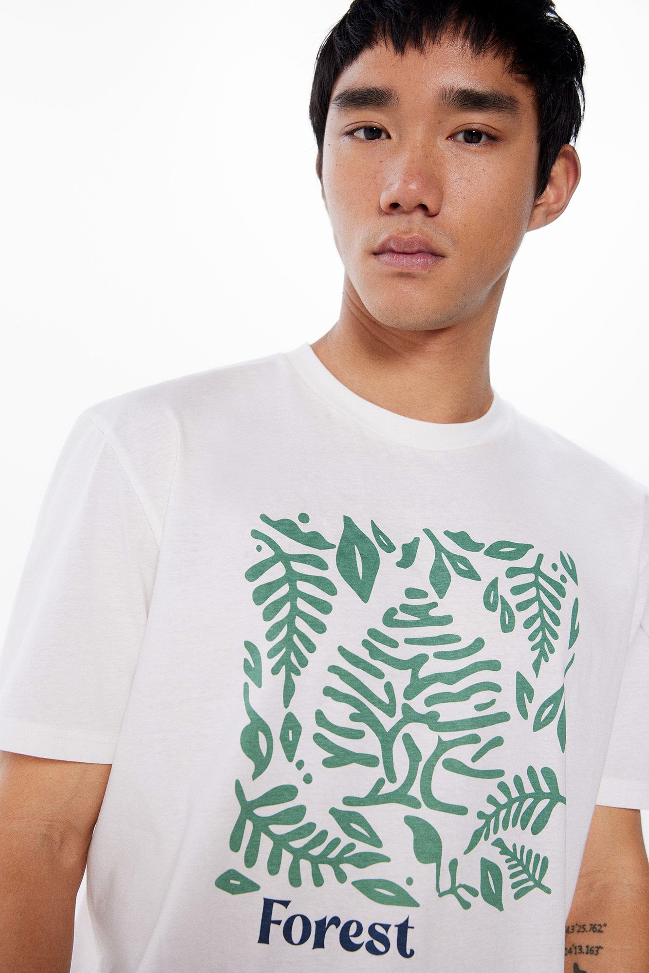 Basic T Shirt With Graphics_0247065_96_02