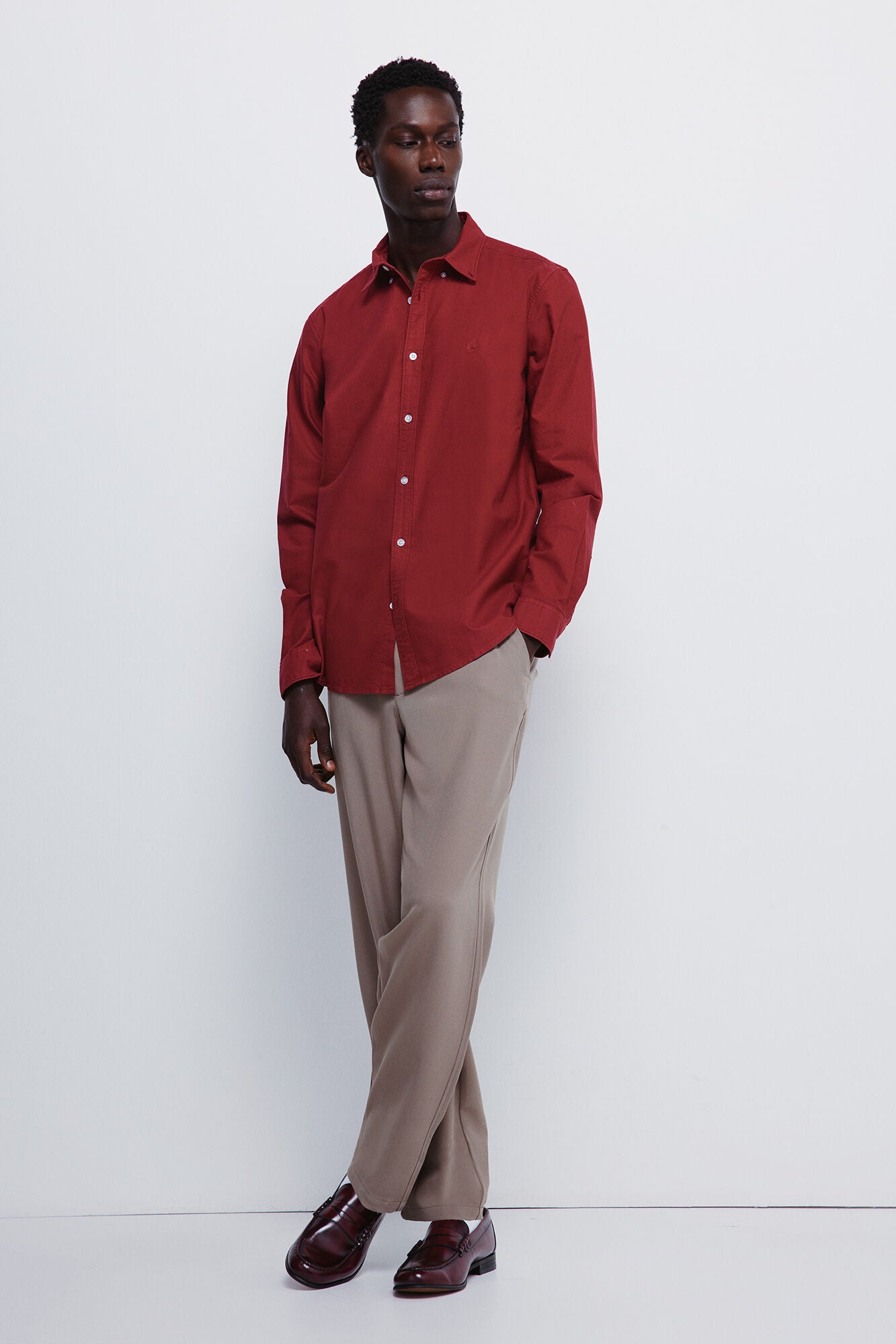 Springfield_Red_Garment Dyed Oxford Shirt_0272782_60_02