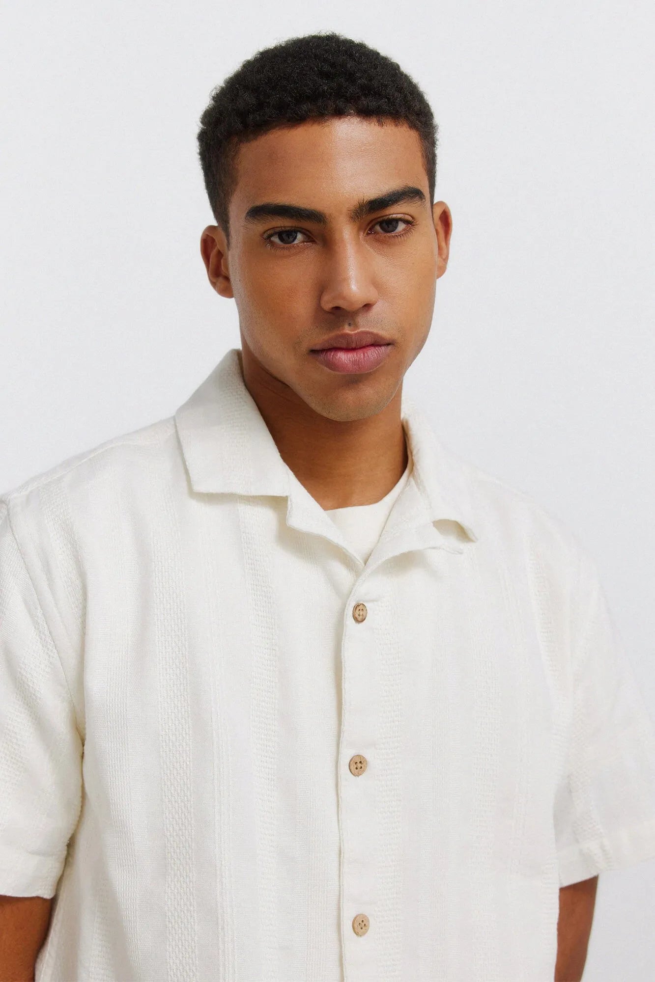 Springfield White Men Jacquard Short Sleeve Bowling Shirt SKU: 0343408_96 Image 02