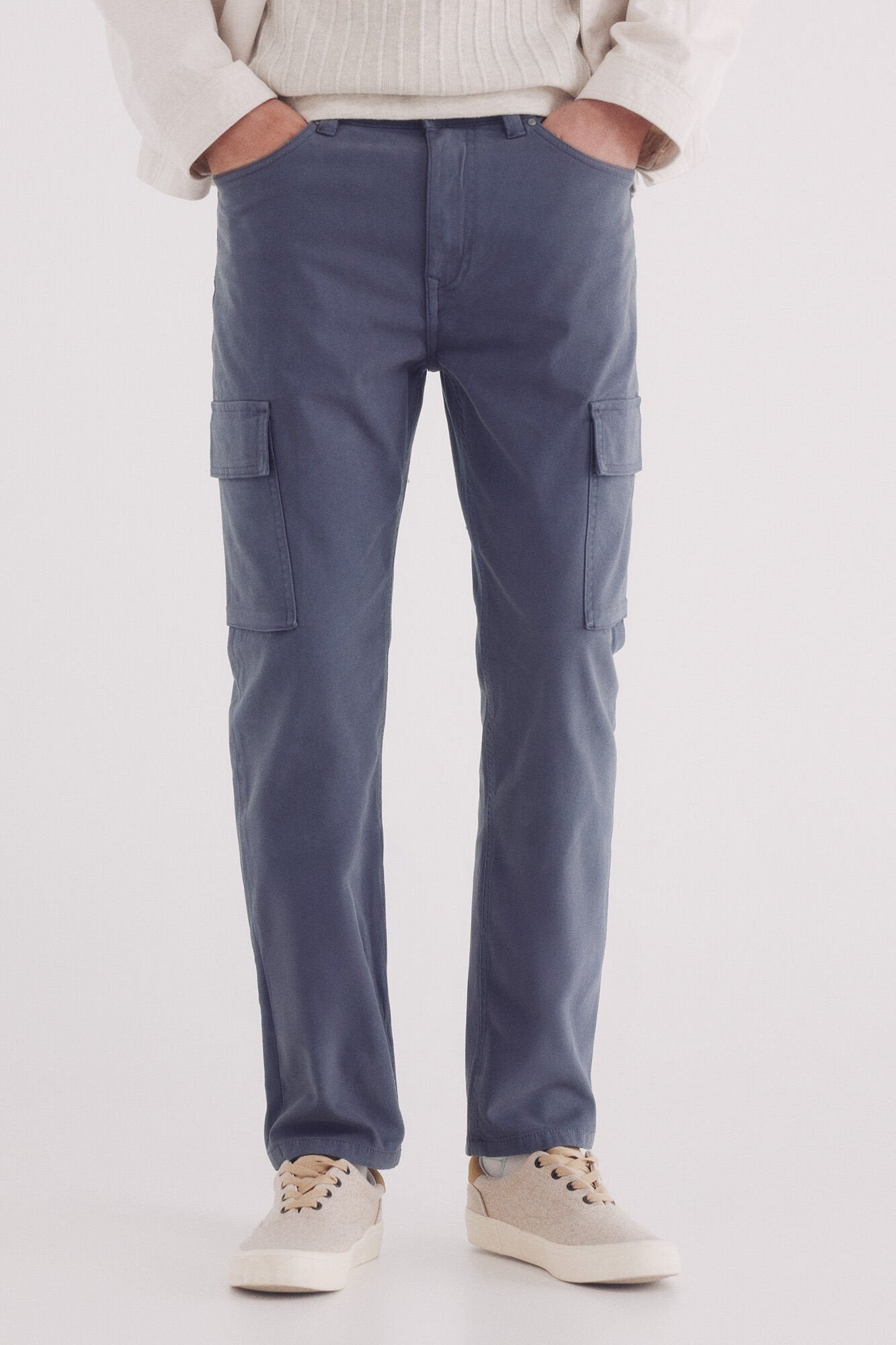 Springfield_Slim Fit Cargo Structured Jeans_0399333_16_03