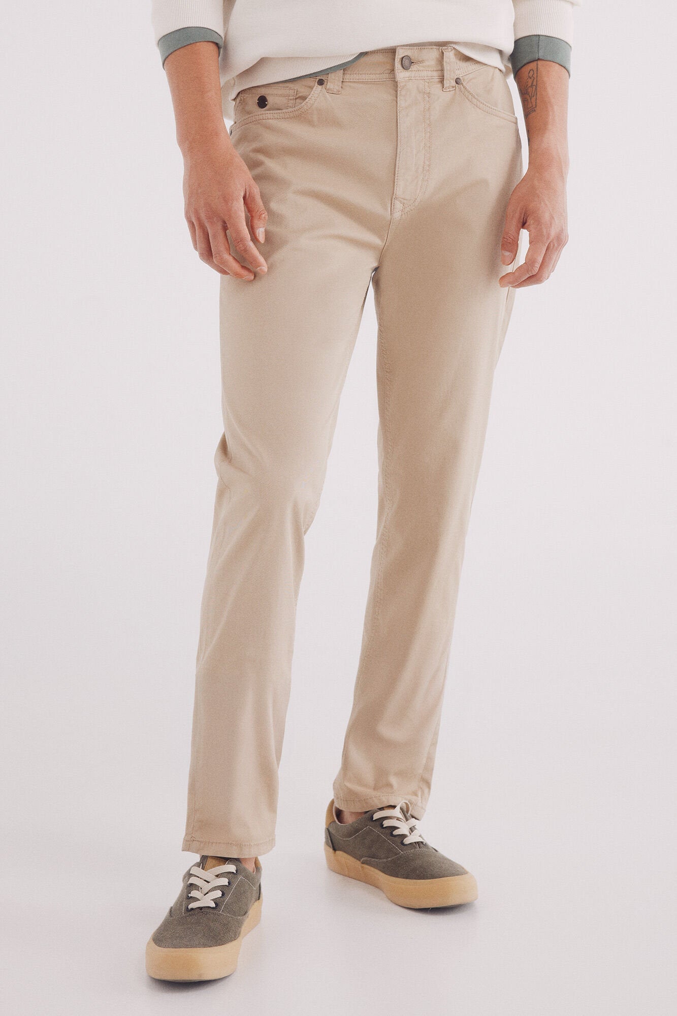 Springfield_Slim Fit Light Wash 5-Pocket Trousers_0399334_51_02
