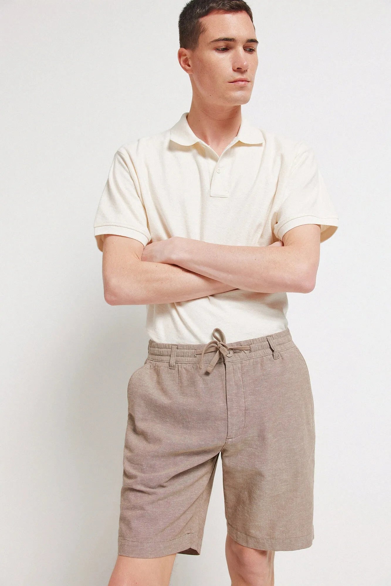 Springfield Beige Men Linen Comfort Slim Fit Bermuda Shorts SKU: 0433667_37 Image 04
