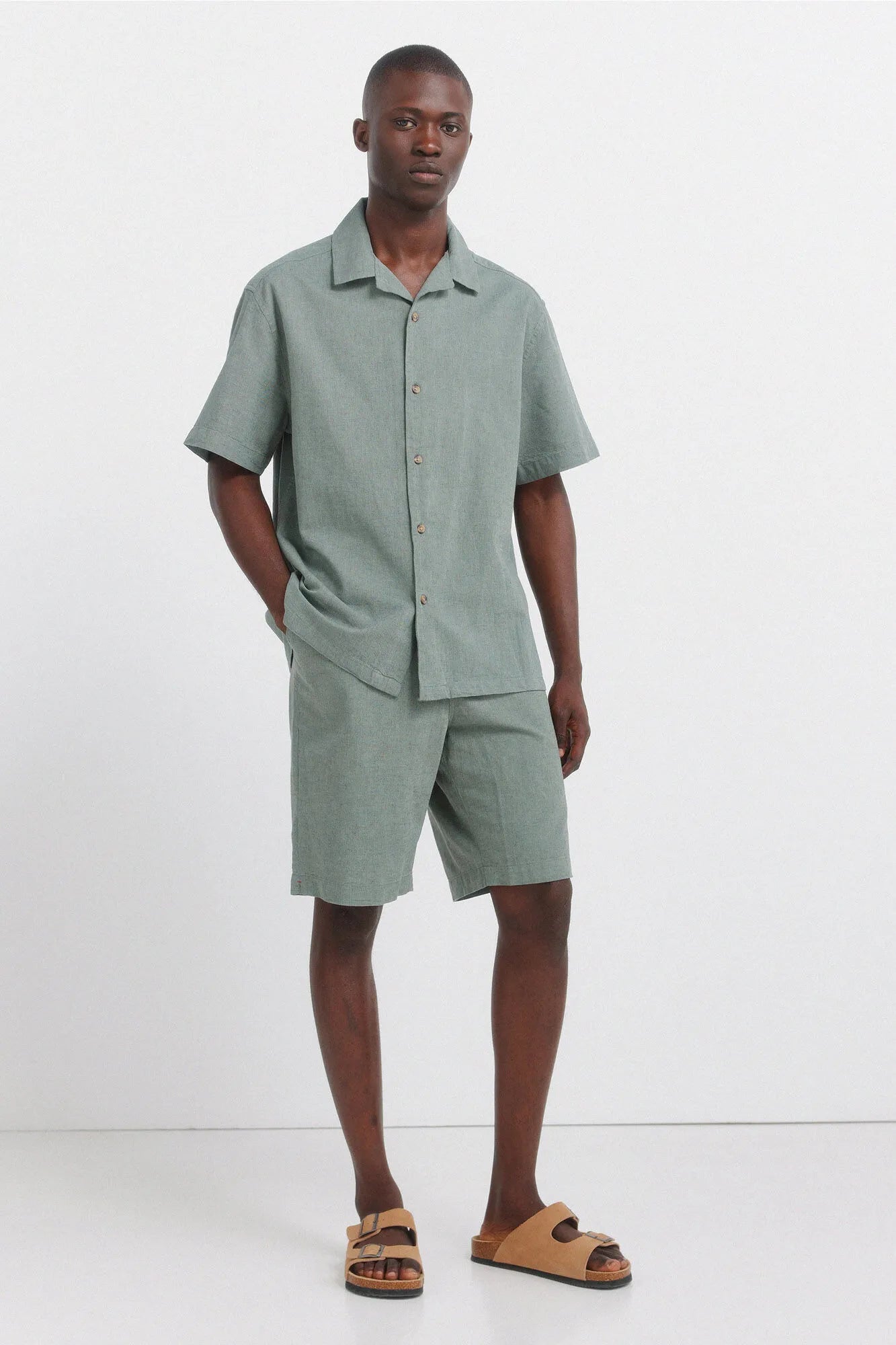 Springfield Green Men Linen Relaxed Fit Bermuda Shorts SKU: 0433675_23 Image 01