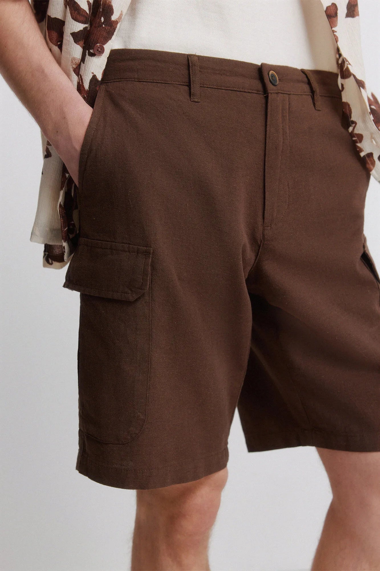 Springfield Brown Men Linen Cargo Comfort Fit Bermuda Shorts SKU: 0433682_39 Image 04