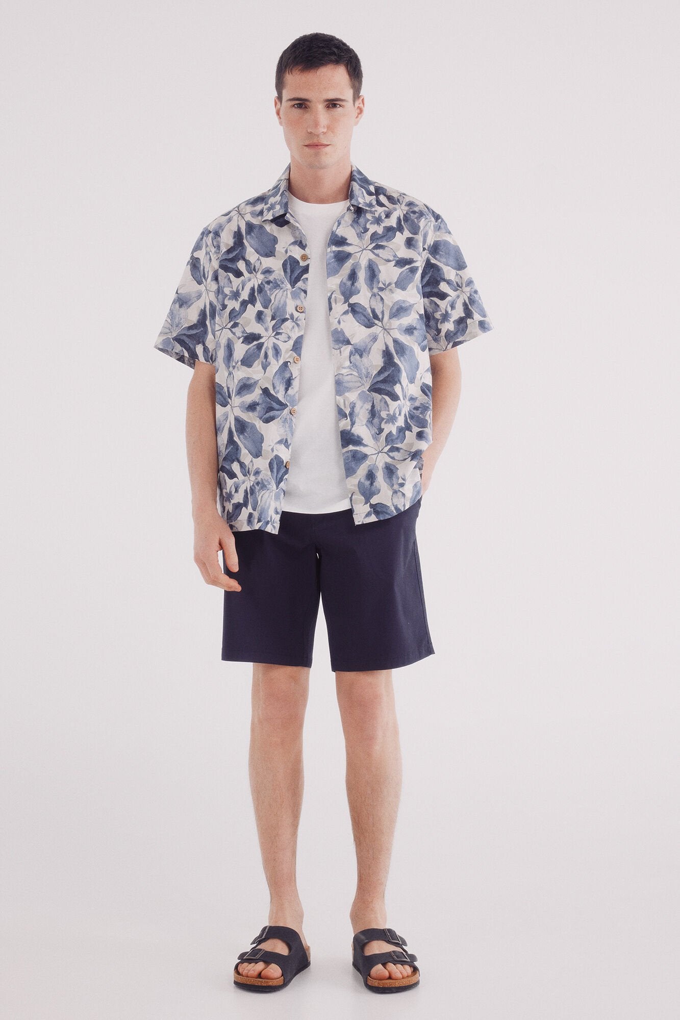 Springfield_Coloured Comfort Fit Bermuda Shorts_0439942_11_01