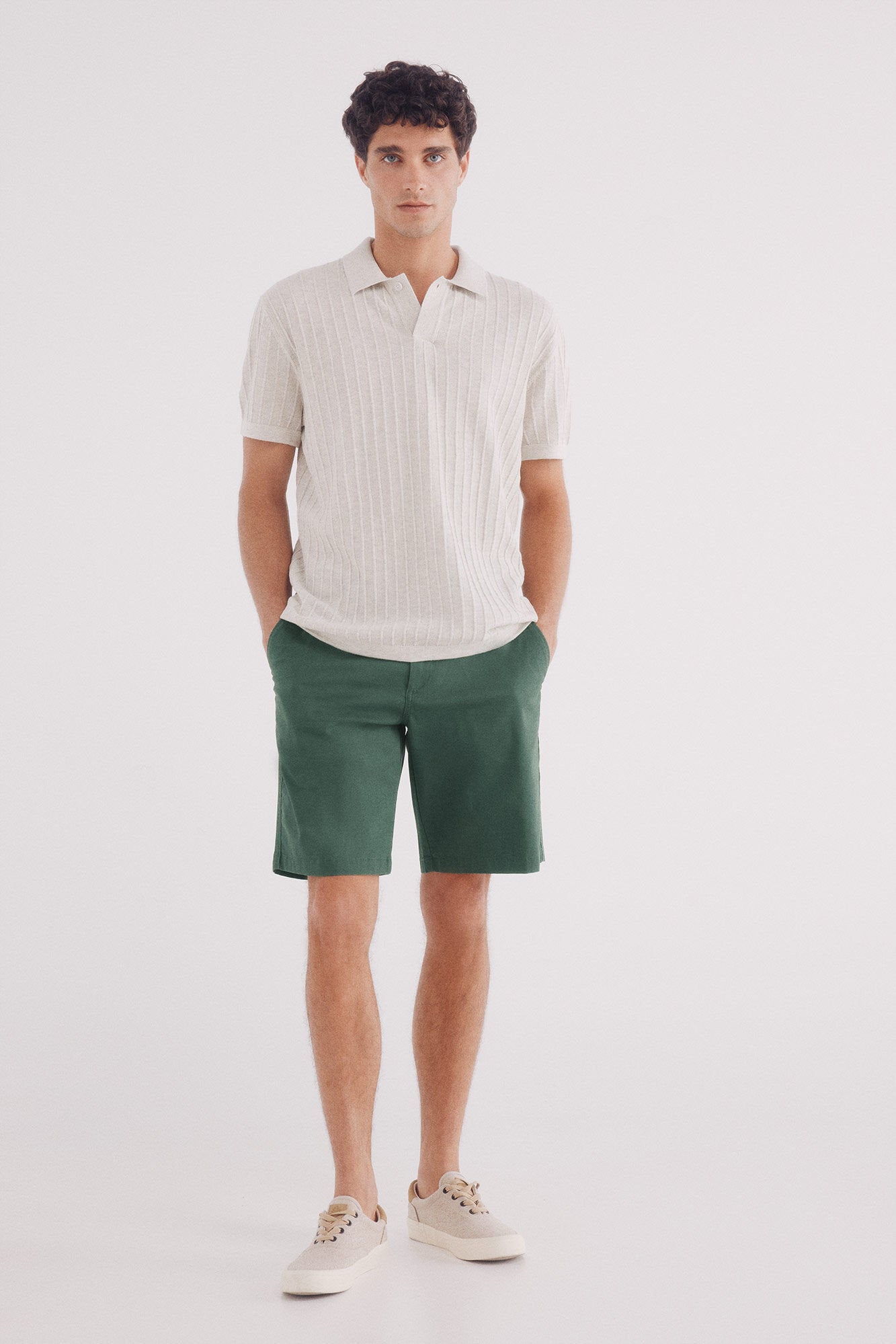Springfield_Coloured Comfort Fit Bermuda Shorts_0439942_22_01