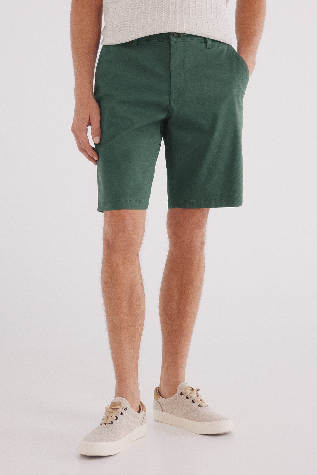 Springfield_Coloured Comfort Fit Bermuda Shorts_0439942_22_02