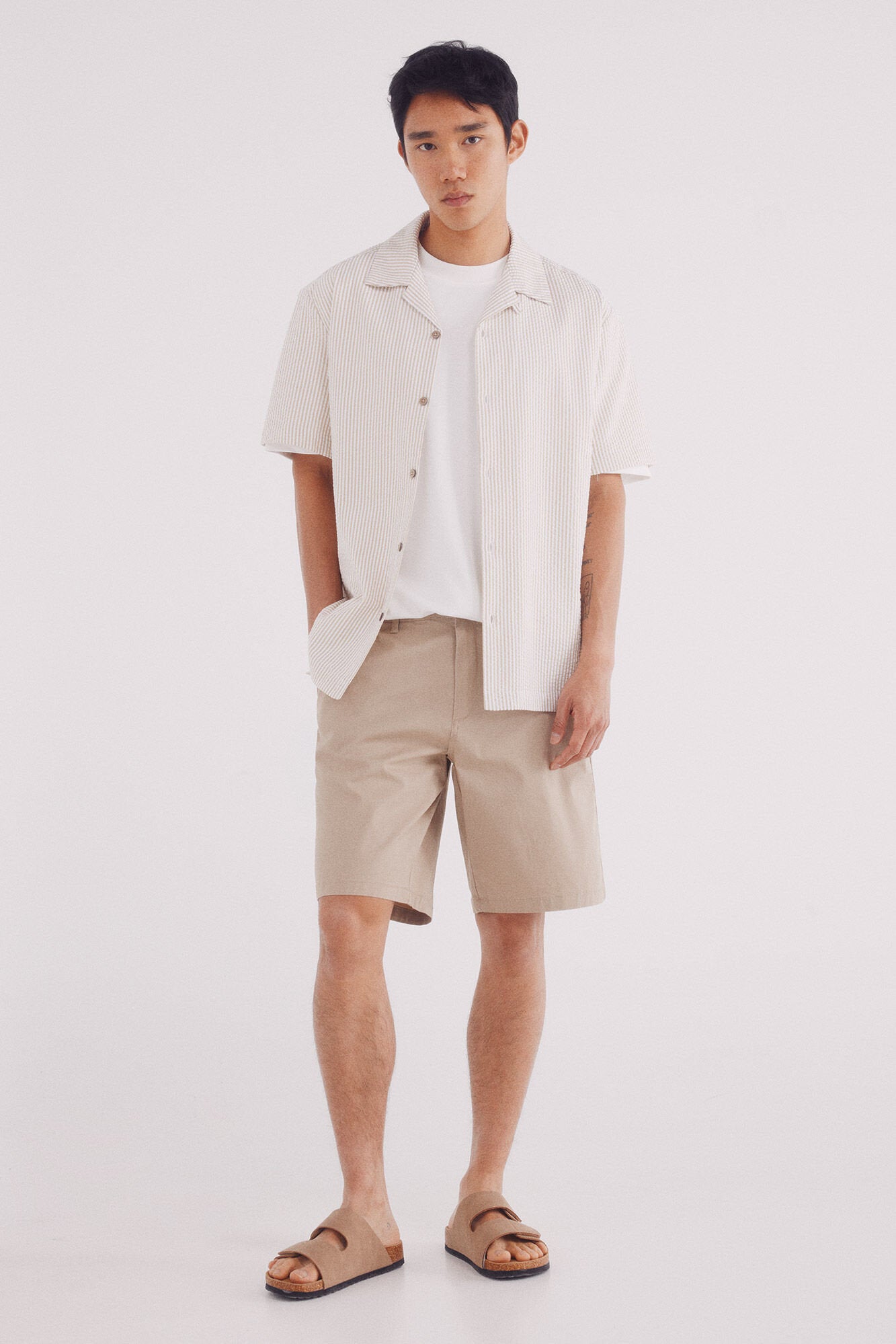 Springfield_Coloured Comfort Fit Bermuda Shorts_0439942_51_01