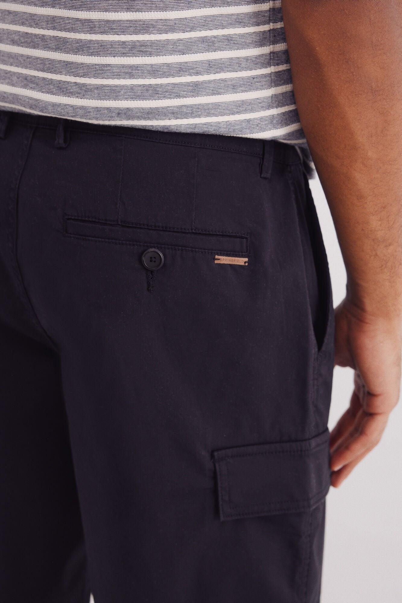 Springfield_Comfort Fit Cargo Bermuda Shorts_0439943_01_04