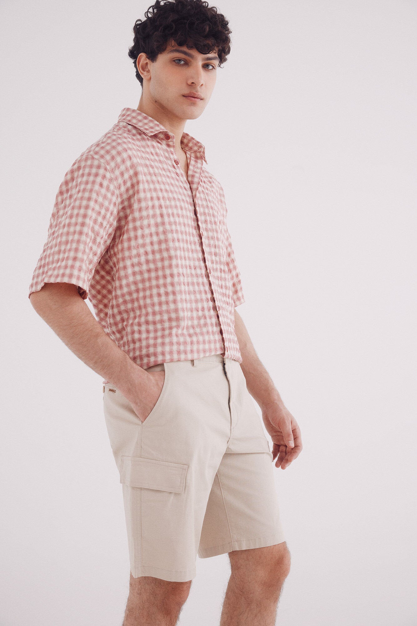 Springfield_Comfort Fit Cargo Bermuda Shorts_0439943_50_02