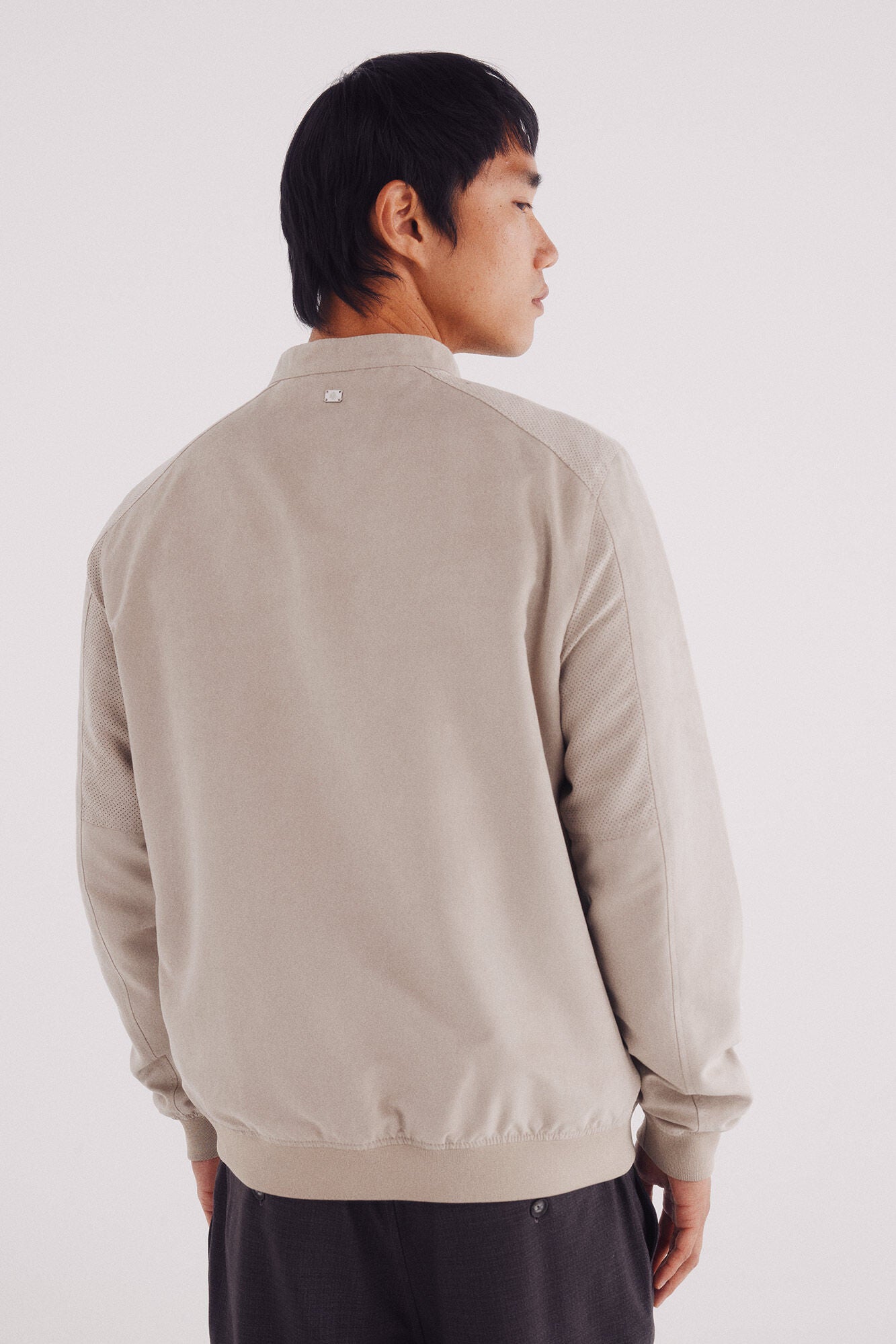 Springfield_Beige_Micro-Perforated Suede Effect Jacket_0482283_36_06