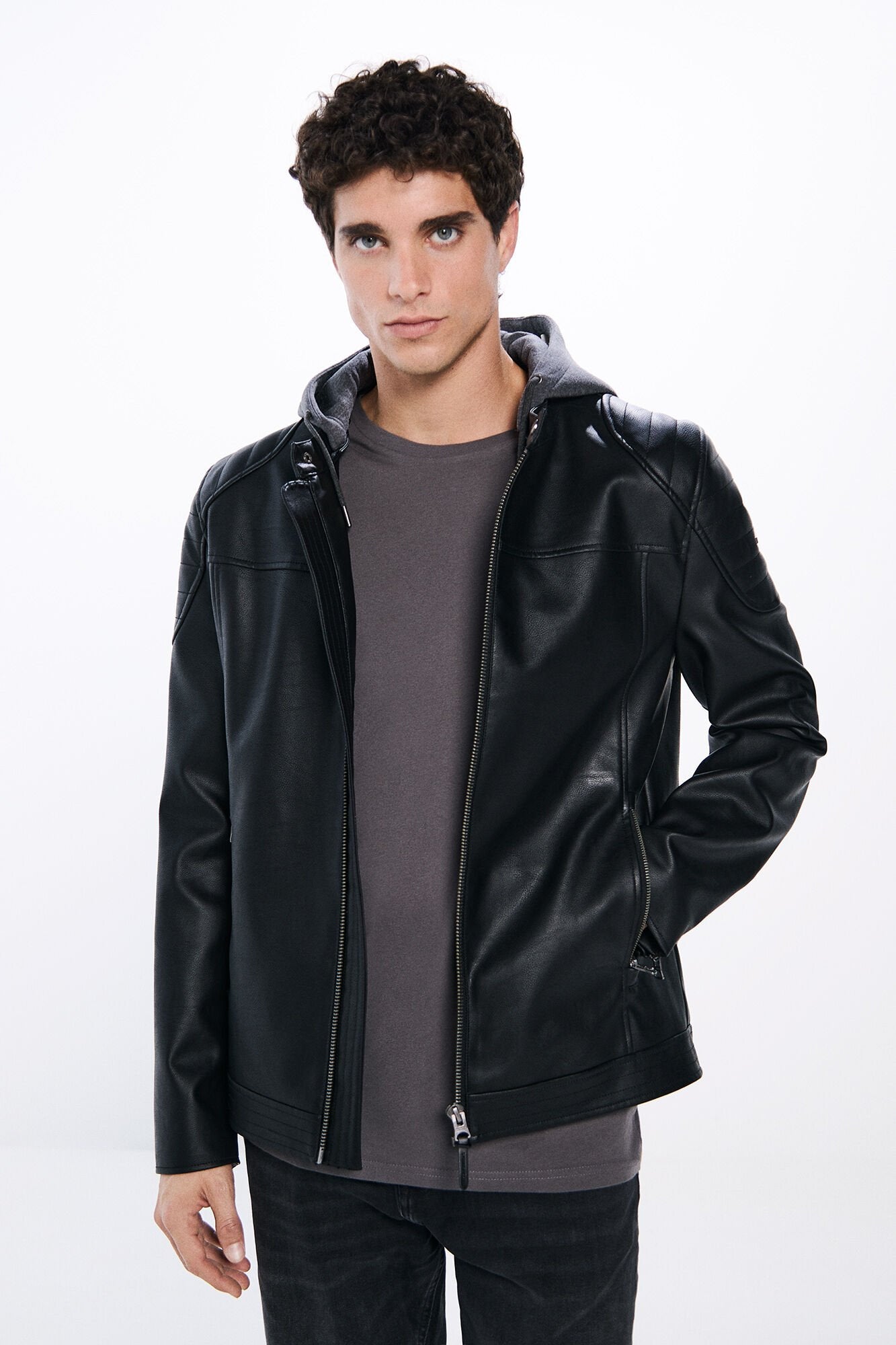 Springfield_Faux Leather Jacket with Hood_0489245_01_04