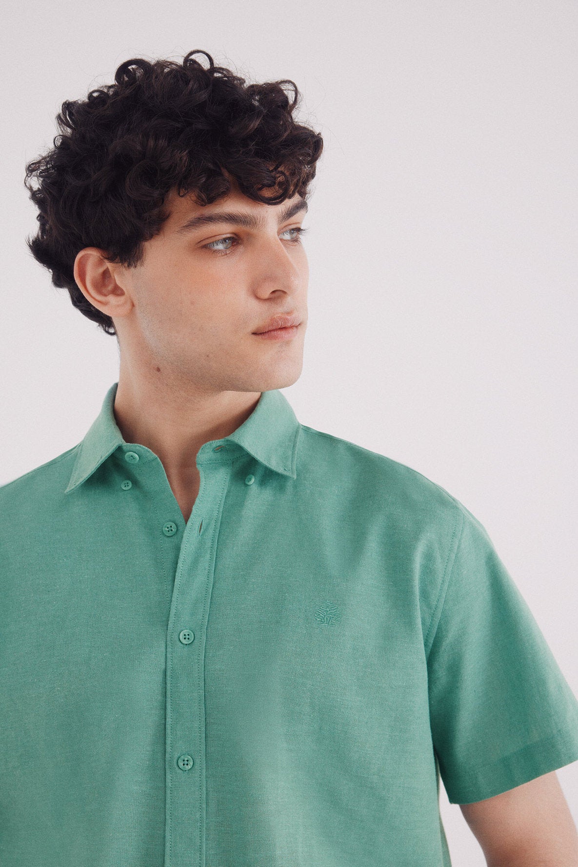 Springfield_Linen Shirt with Short Sleeves_0549131_25_02