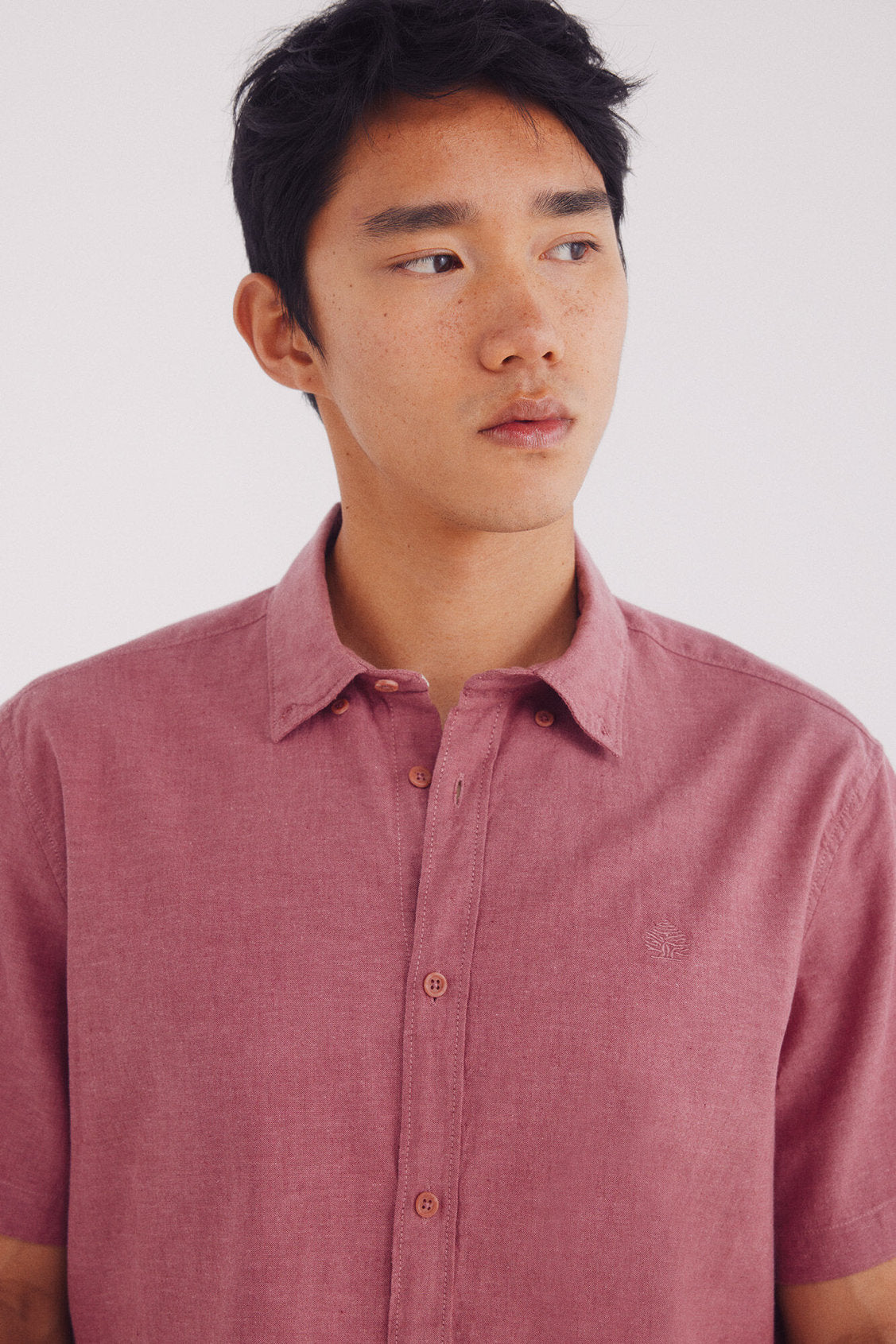 Springfield_Linen Shirt with Short Sleeves_0549131_67_02