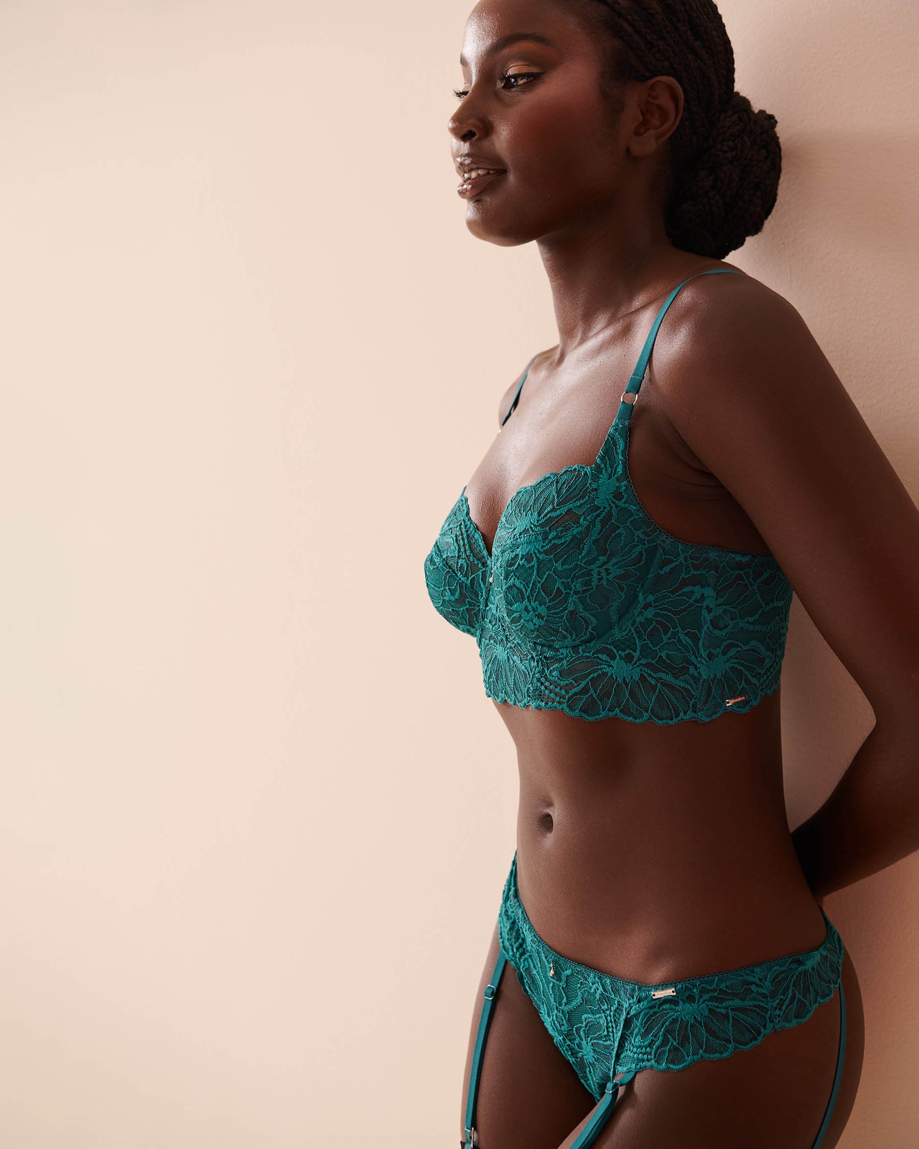 Unlined Full Coverage 2-tone Lace Bra in Different Cup Sizes_10100155_30032_03