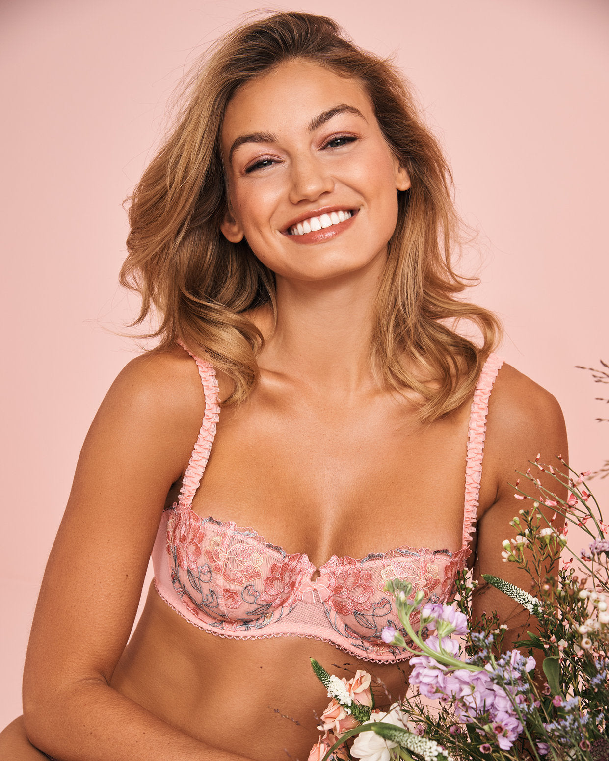La Vie en Rose_Unlined Balconette Bra in Different Cup Sizes_10100170_P70064_01