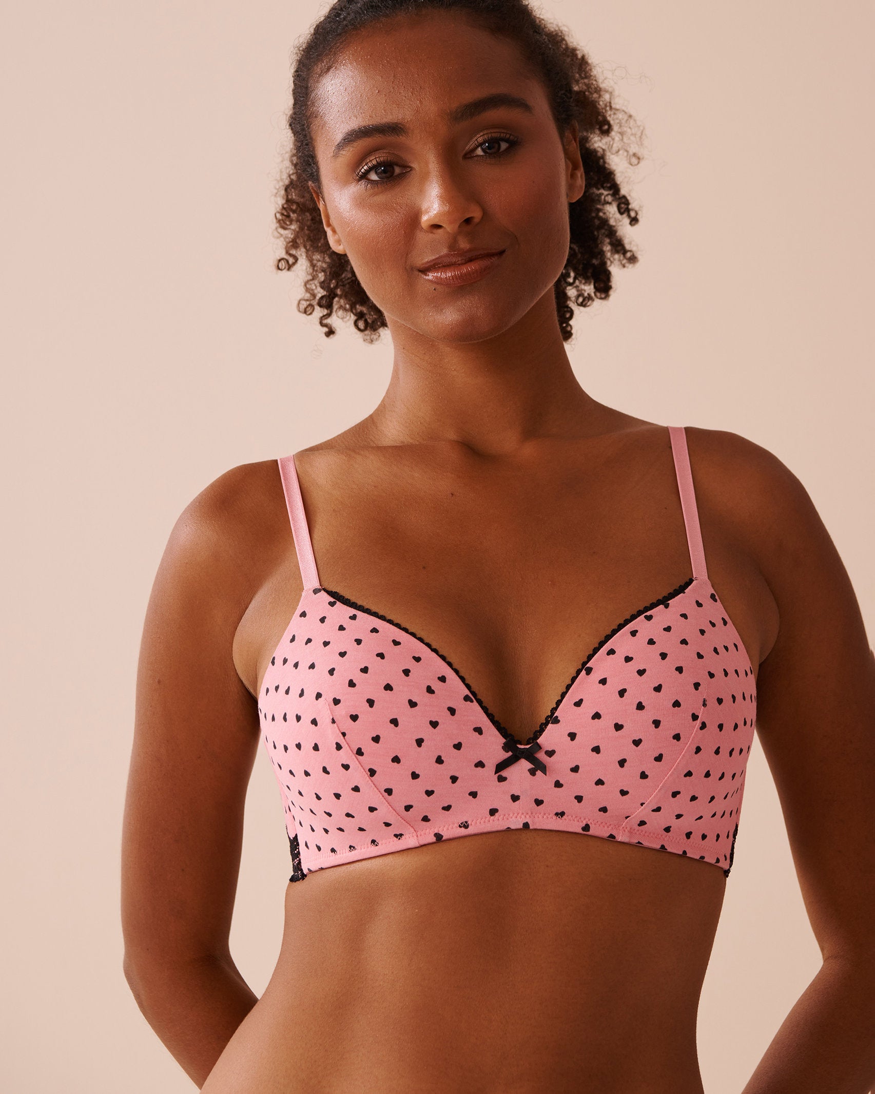 La Vie en Rose_Lightly Lined Wireless Modal and Lace Bra in Different Cup Sizes_10200453_P60341_01