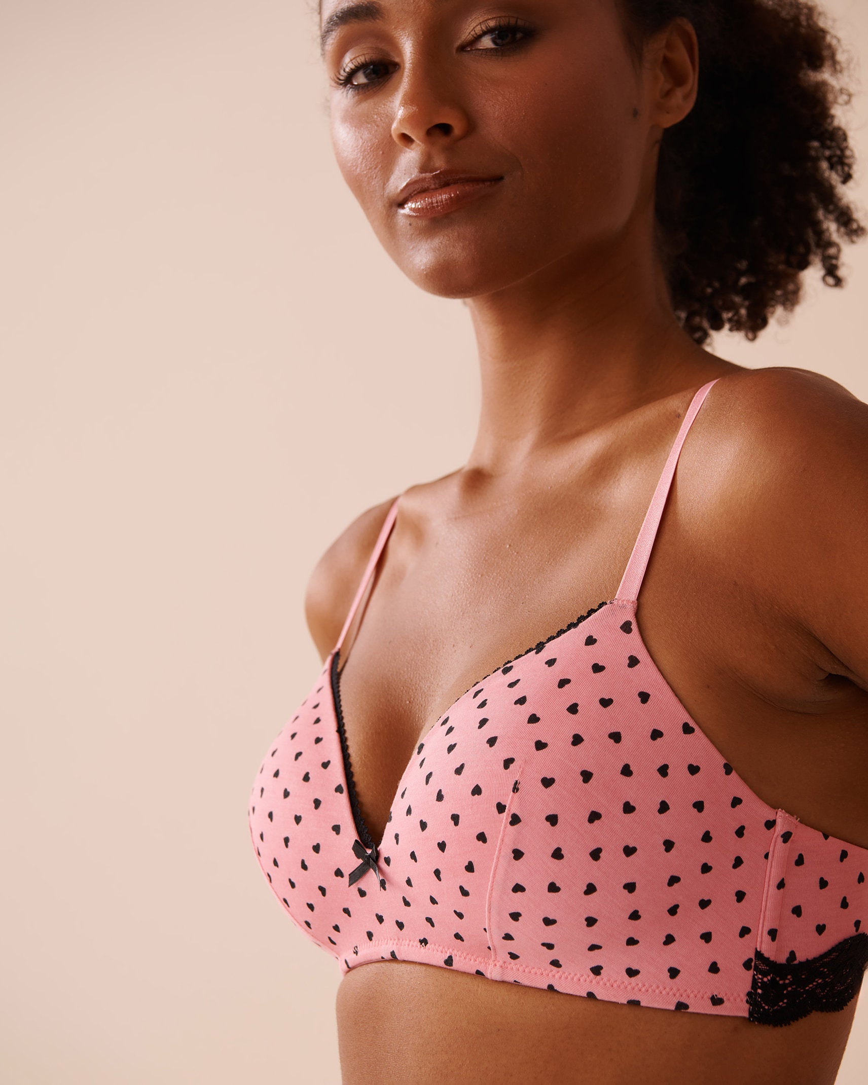 La Vie en Rose_Lightly Lined Wireless Modal and Lace Bra in Different Cup Sizes_10200453_P60341_03