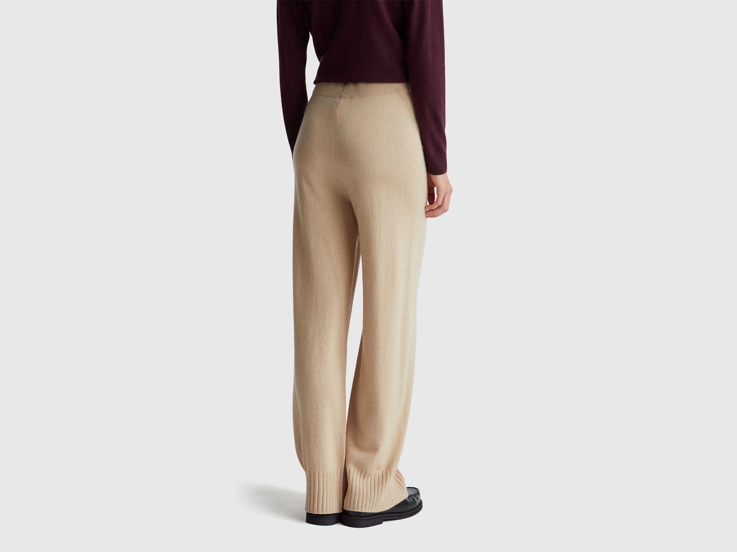 Benetton_Beige_Beige Wide Leg Trousers in Cashmere and Wool Blend_102HDF00Z_994_03