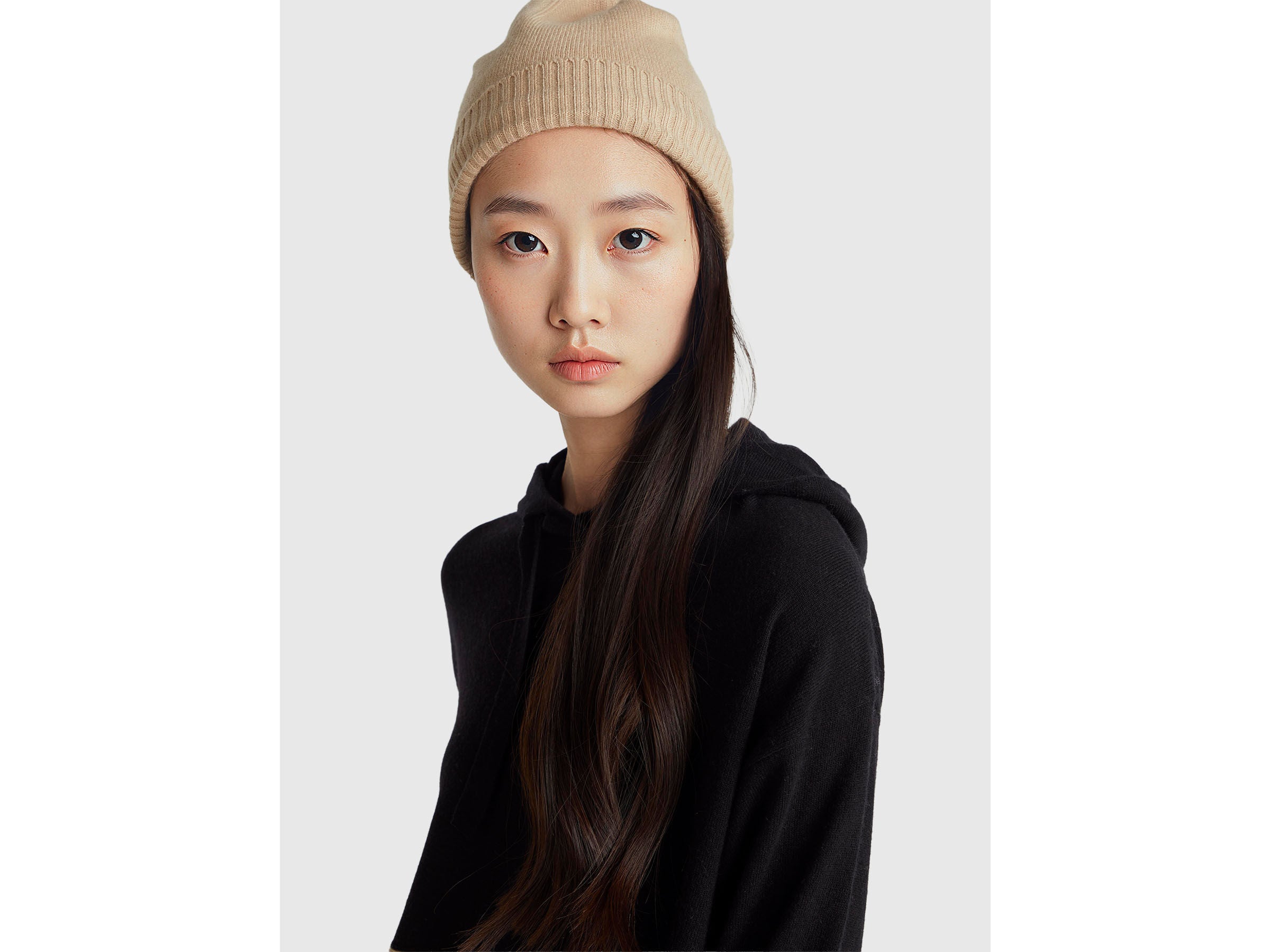 Benetton_Black_Black Sweater in Cashmere Blend with Hood_102HE203V_700_07