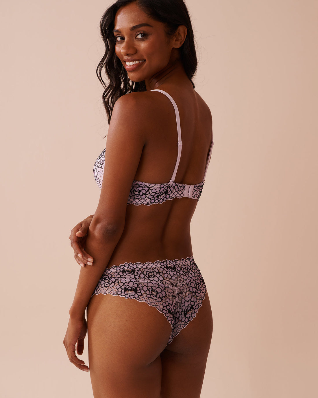 La Vie en Rose_Push-Up Demi Bra in Different Cup Sizes_10300180_50009_02