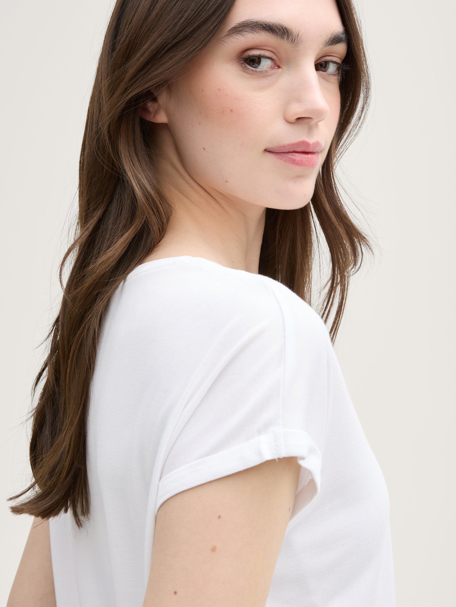 Tom Tailor_Basic T-Shirt_1030942_20000_04