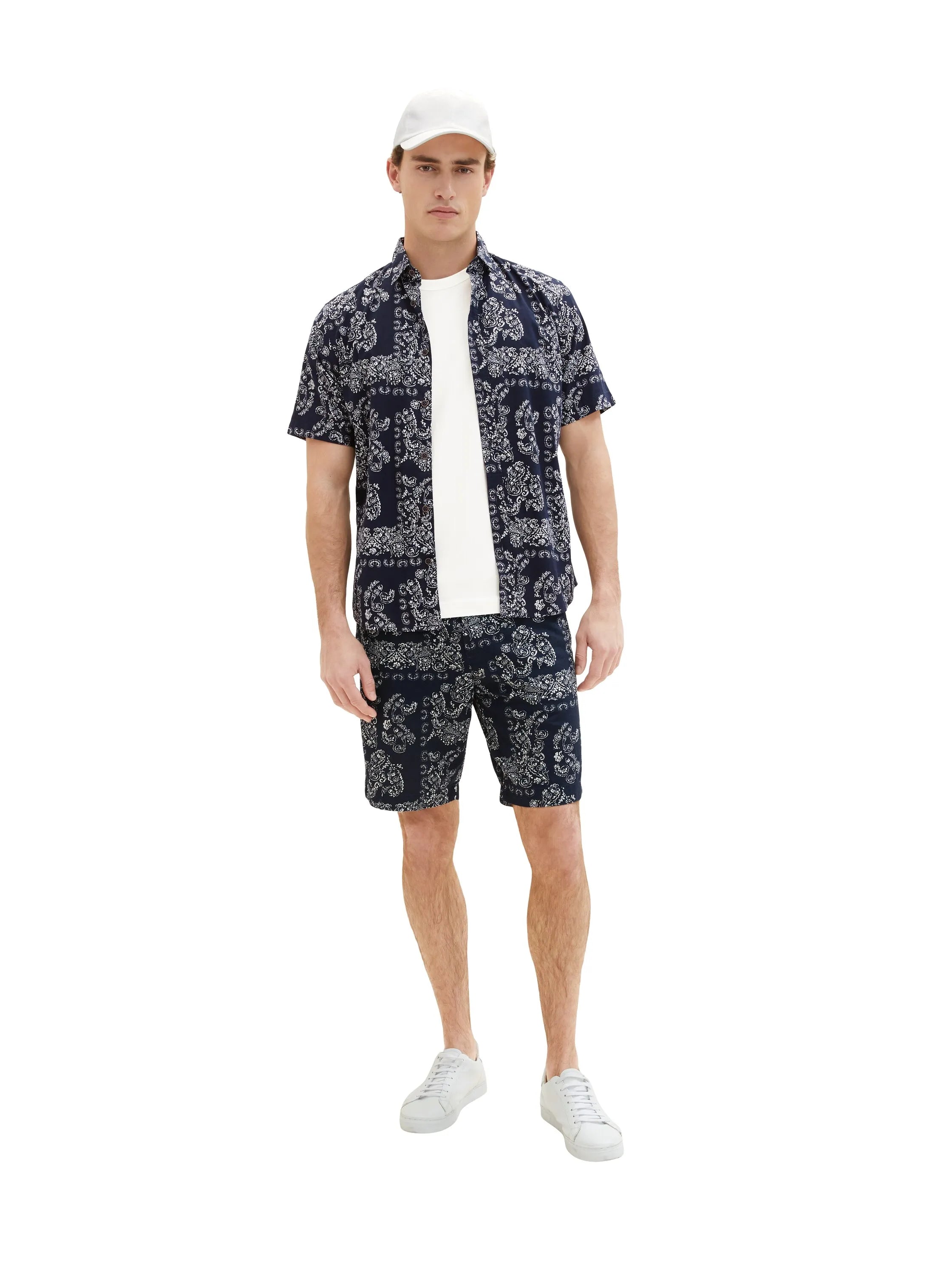 Tom Tailor Navy Big Paisley Design Men Patterned Shorts SKU: 1036297_31783 Image 05