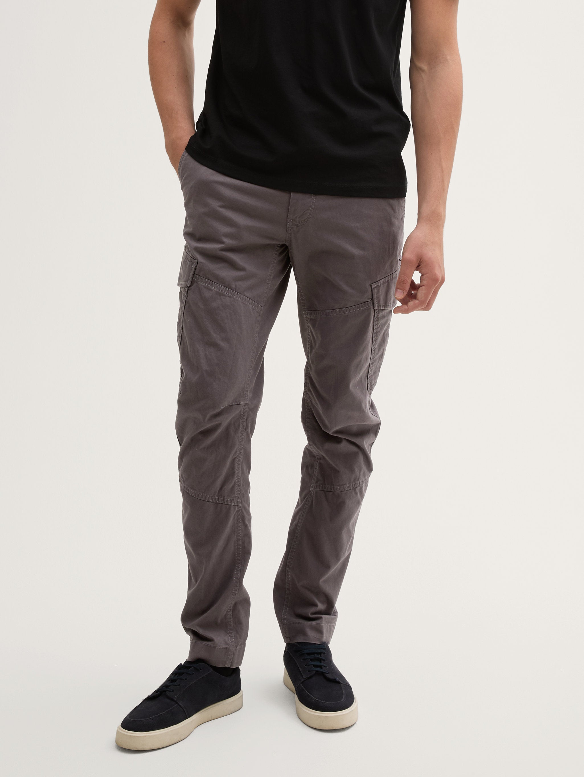 Tom Tailor_Regular Tapered Cargo Trousers_1042559_11587_04