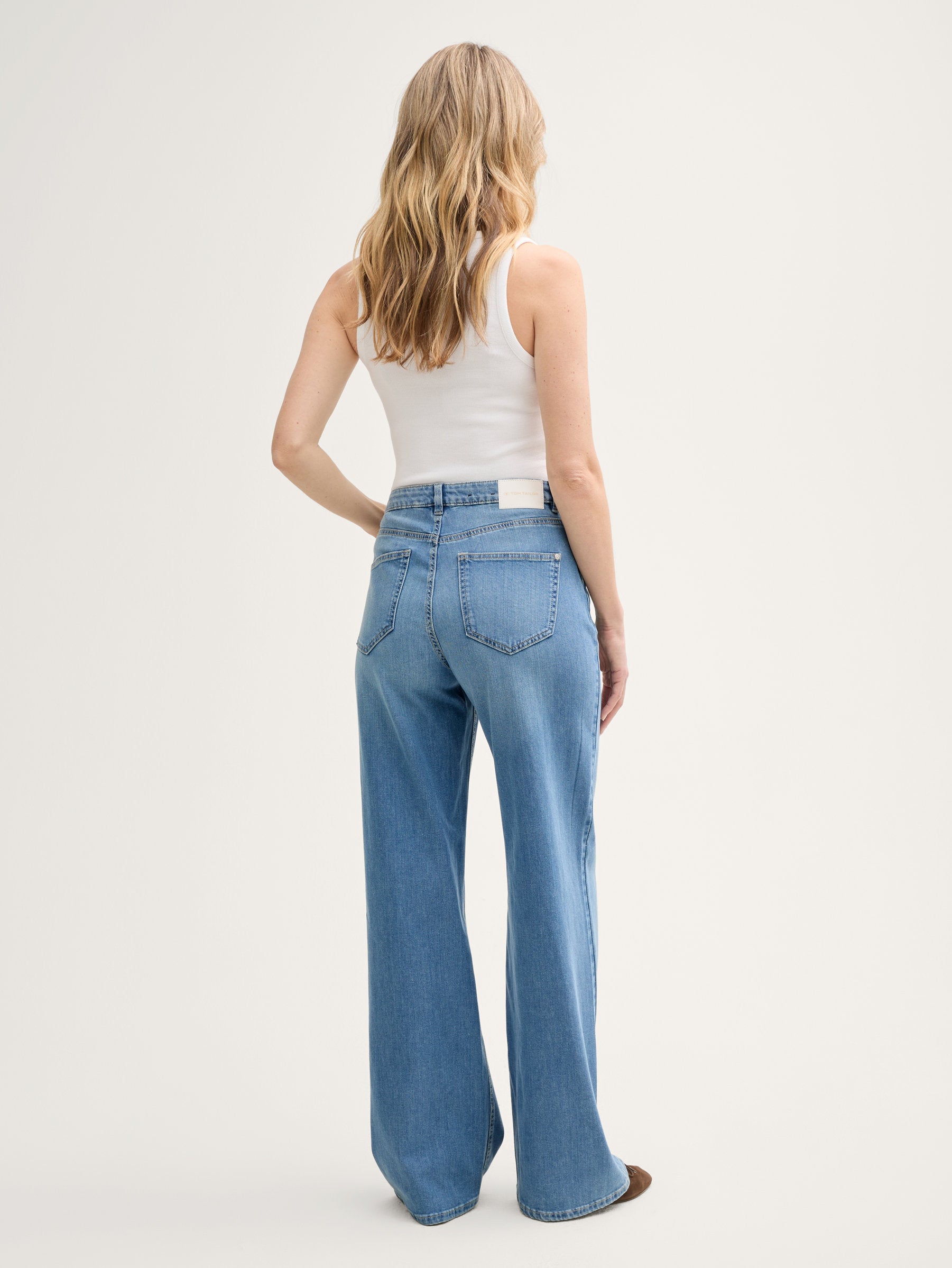 Tom Tailor_Wide Leg Jeans with High Waist_1043509_10118_02