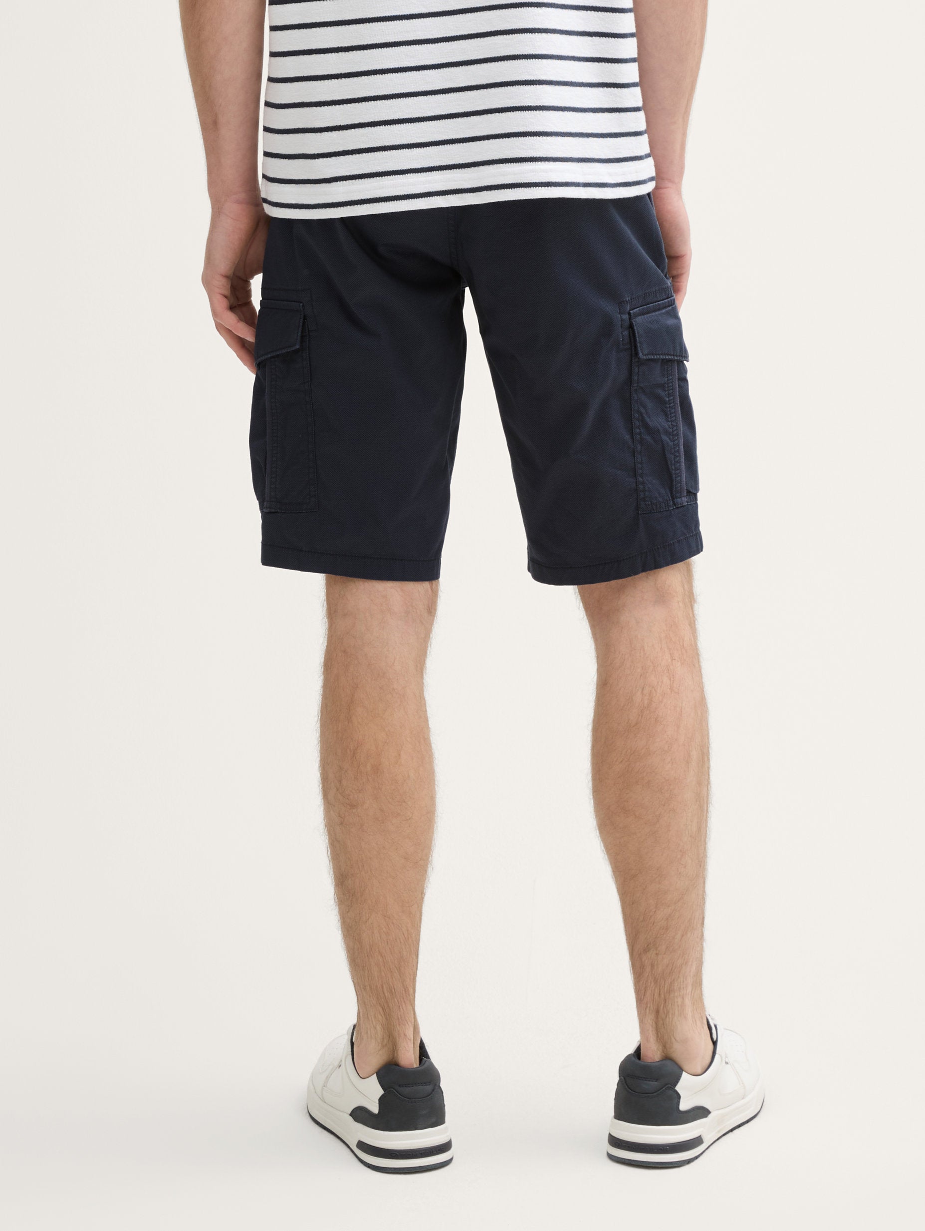 Tom Tailor_Cargo Shorts with Pockets_1044709_37213_02