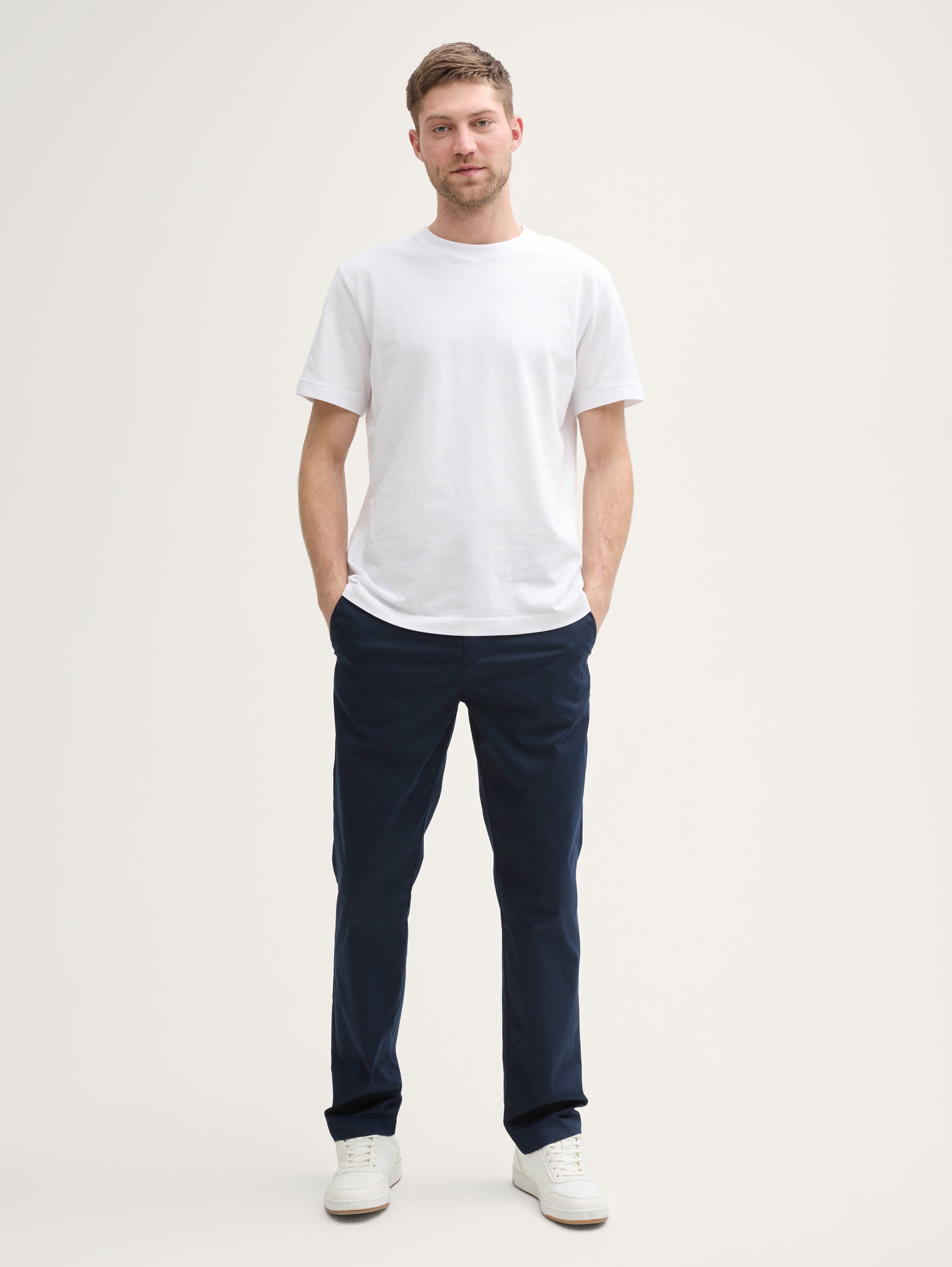 Tom Tailor_Ultralight Regular Fit Chino Trousers_1044711_10668_01