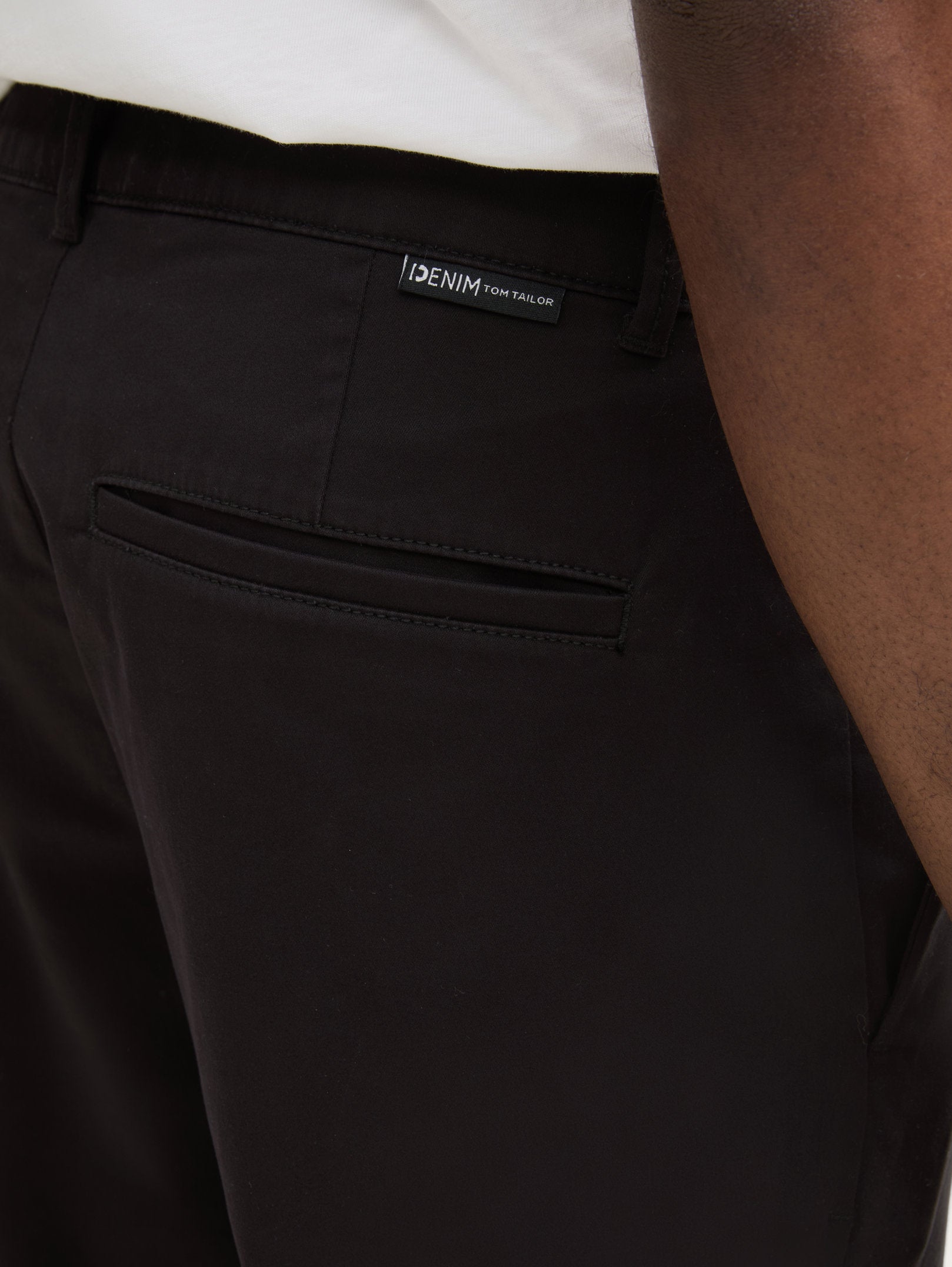 Tom Tailor_Regular Fit Chino Shorts_1044833_29999_03