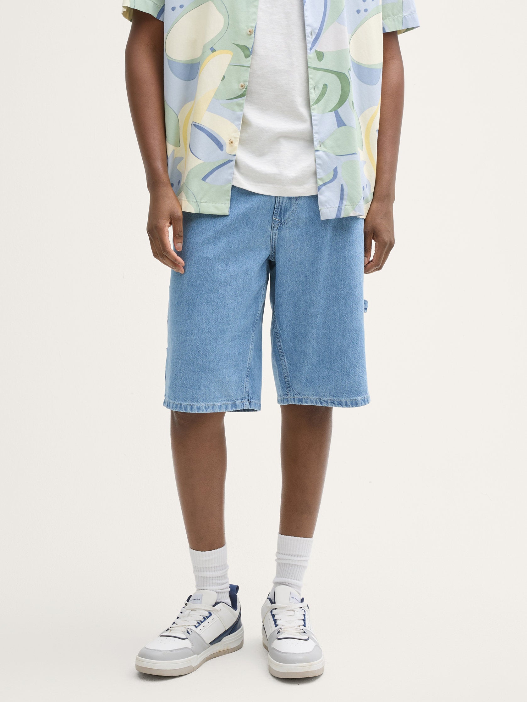 Tom Tailor_Ttwaylen Relaxed Jeans Shorts_1044993_10113_04