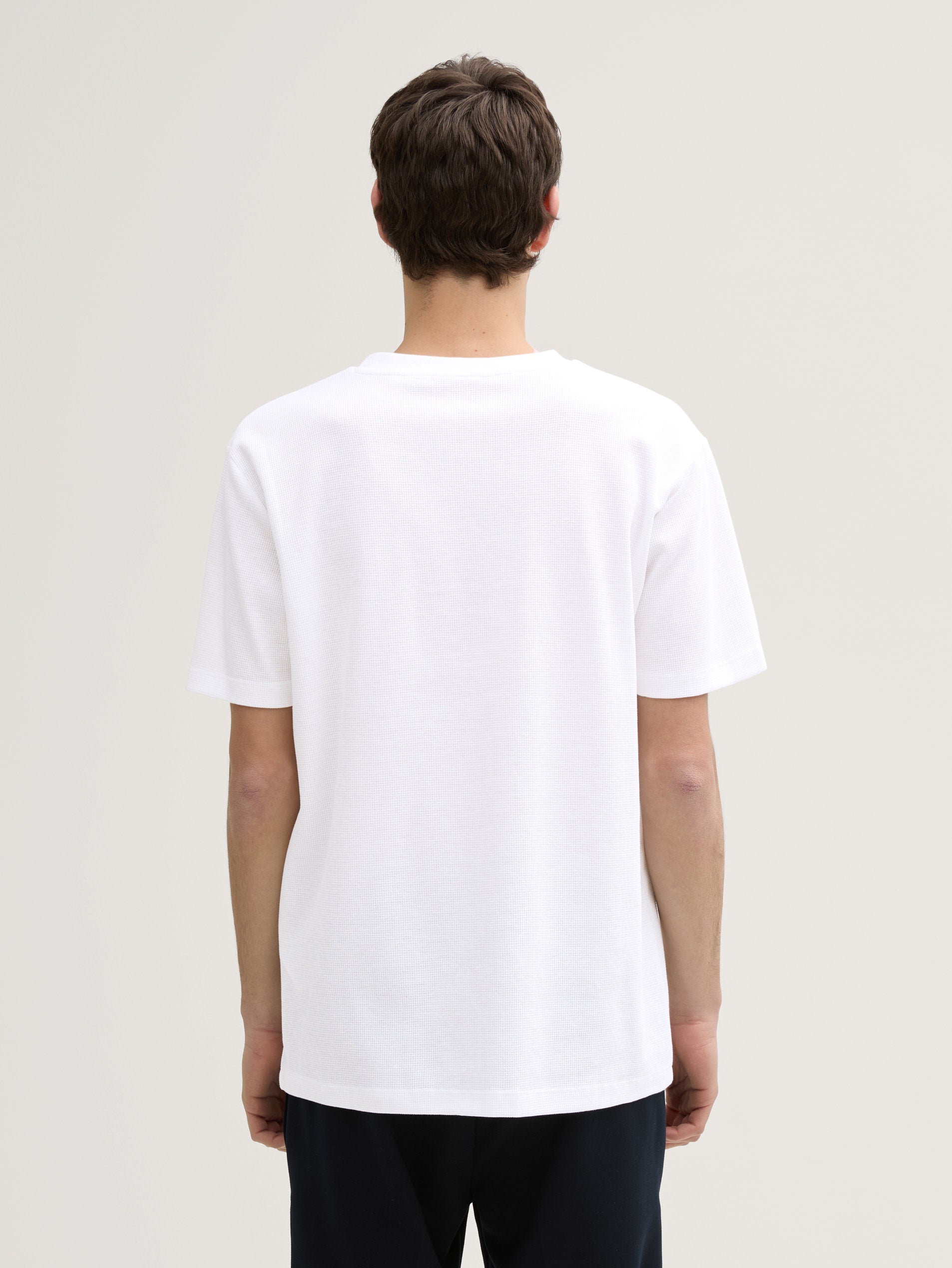 Tom Tailor_Basic T-Shirt with Waffle Texture_1045032_20000_03