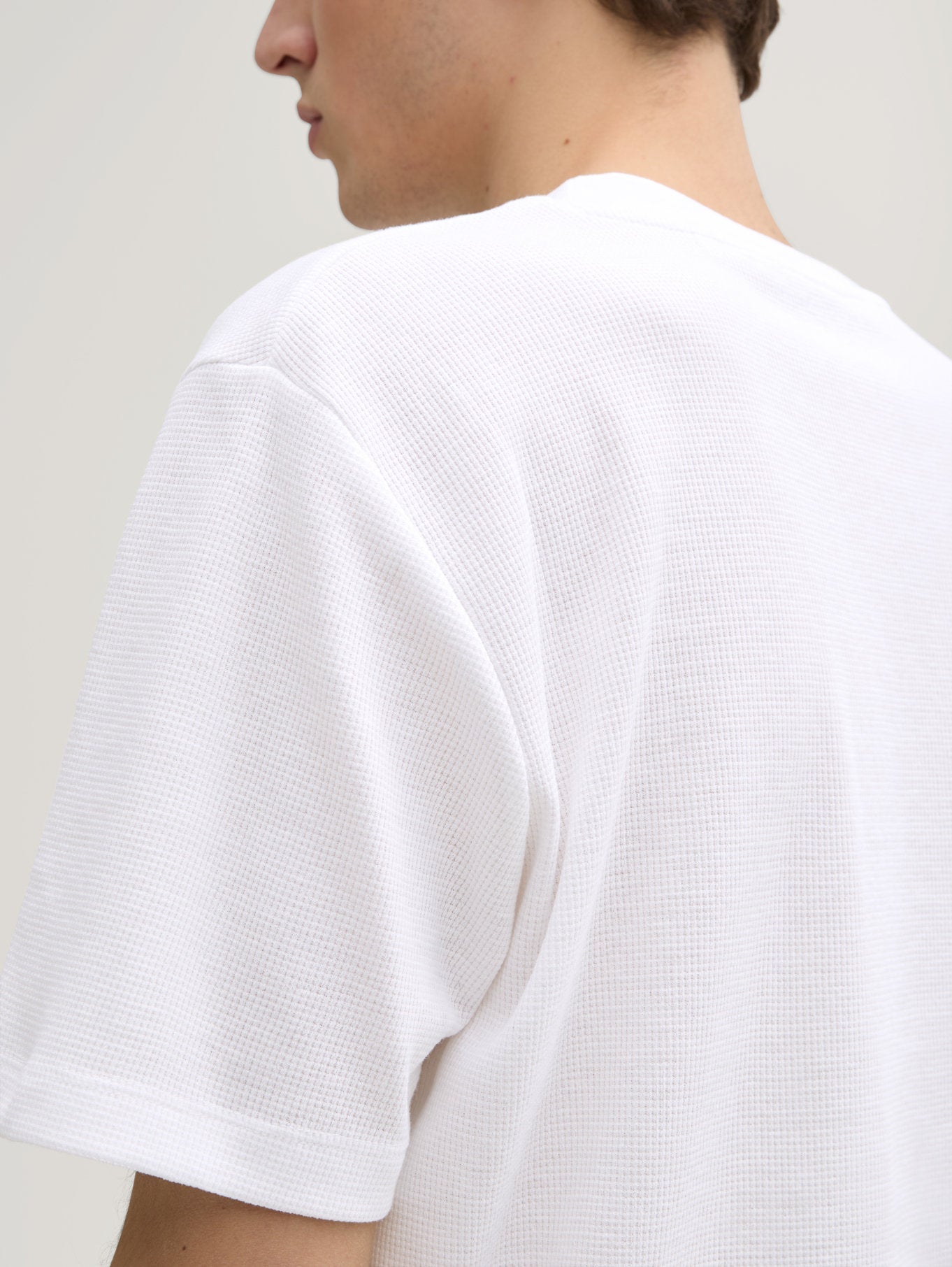 Tom Tailor_Basic T-Shirt with Waffle Texture_1045032_20000_04