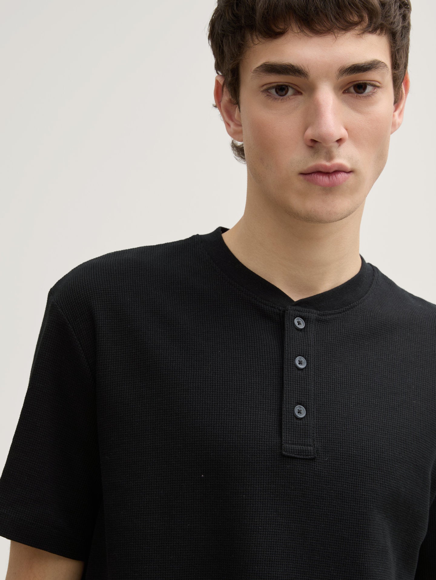 Tom Tailor_Henley T-Shirt with Waffle Texture_1045051_29999_04