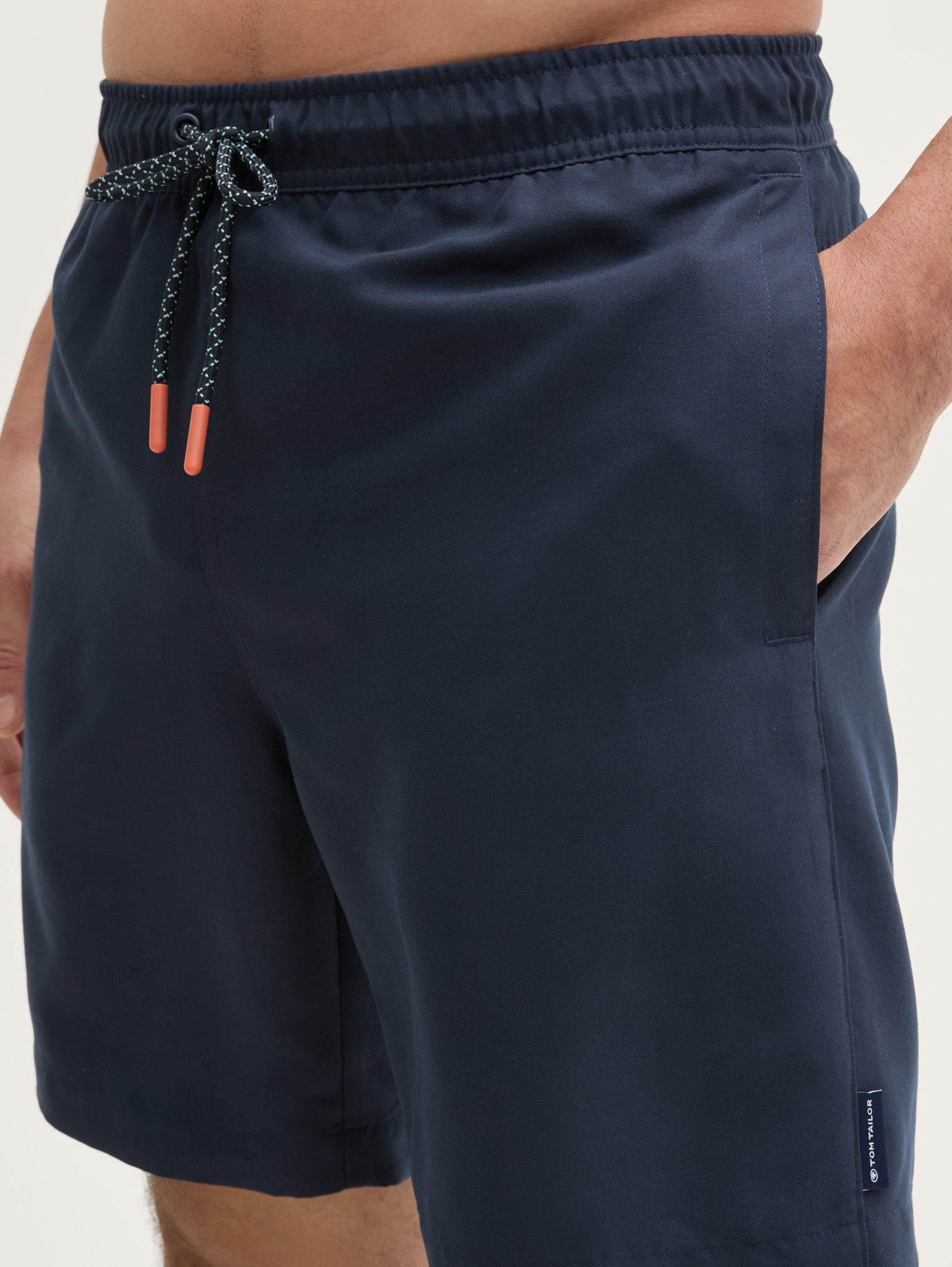 Tom Tailor_Basic Swim Shorts_1045069_10668_03