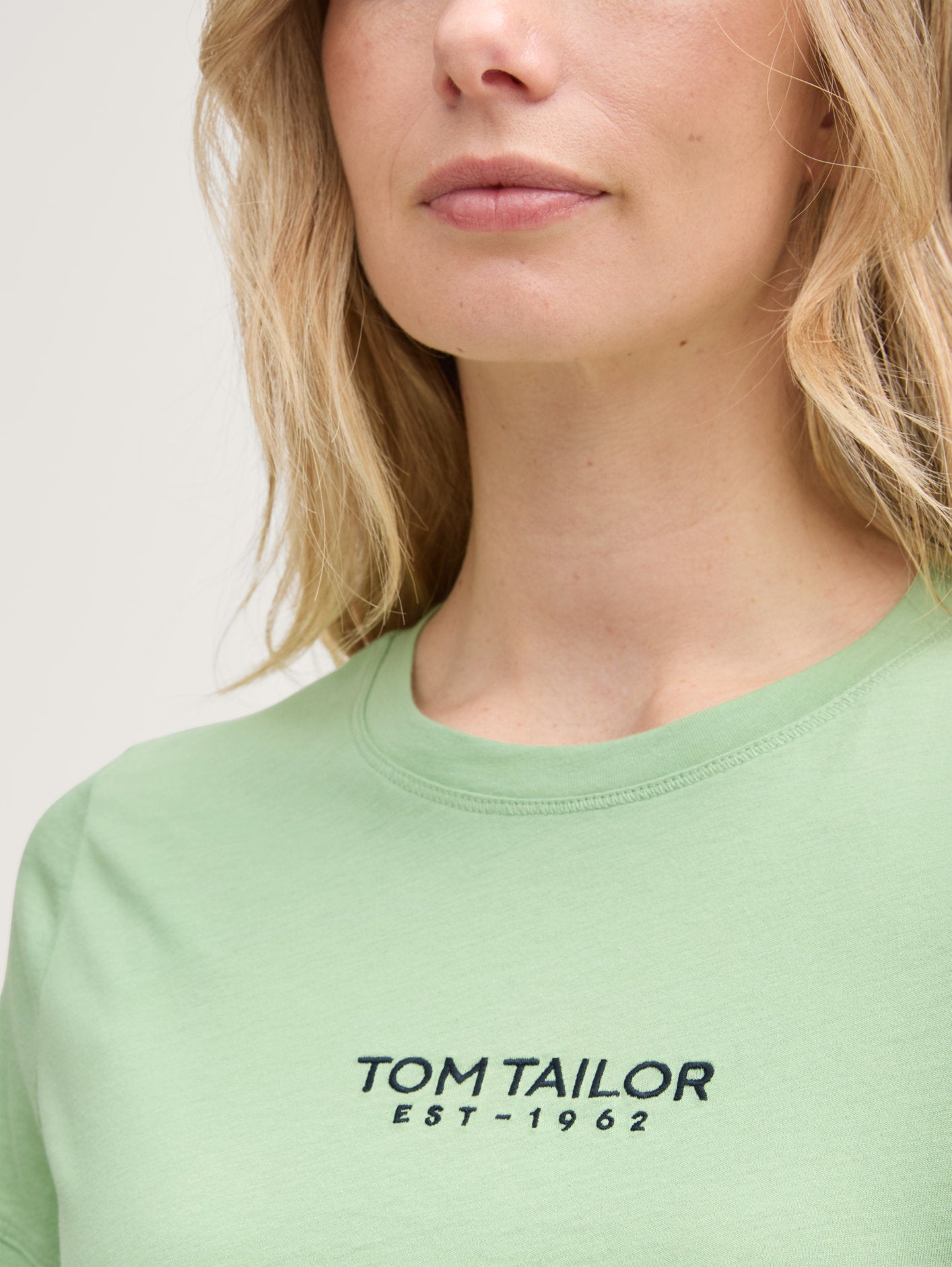 Tom Tailor_T-Shirt with Logo Embroidery_1045543_37116_04