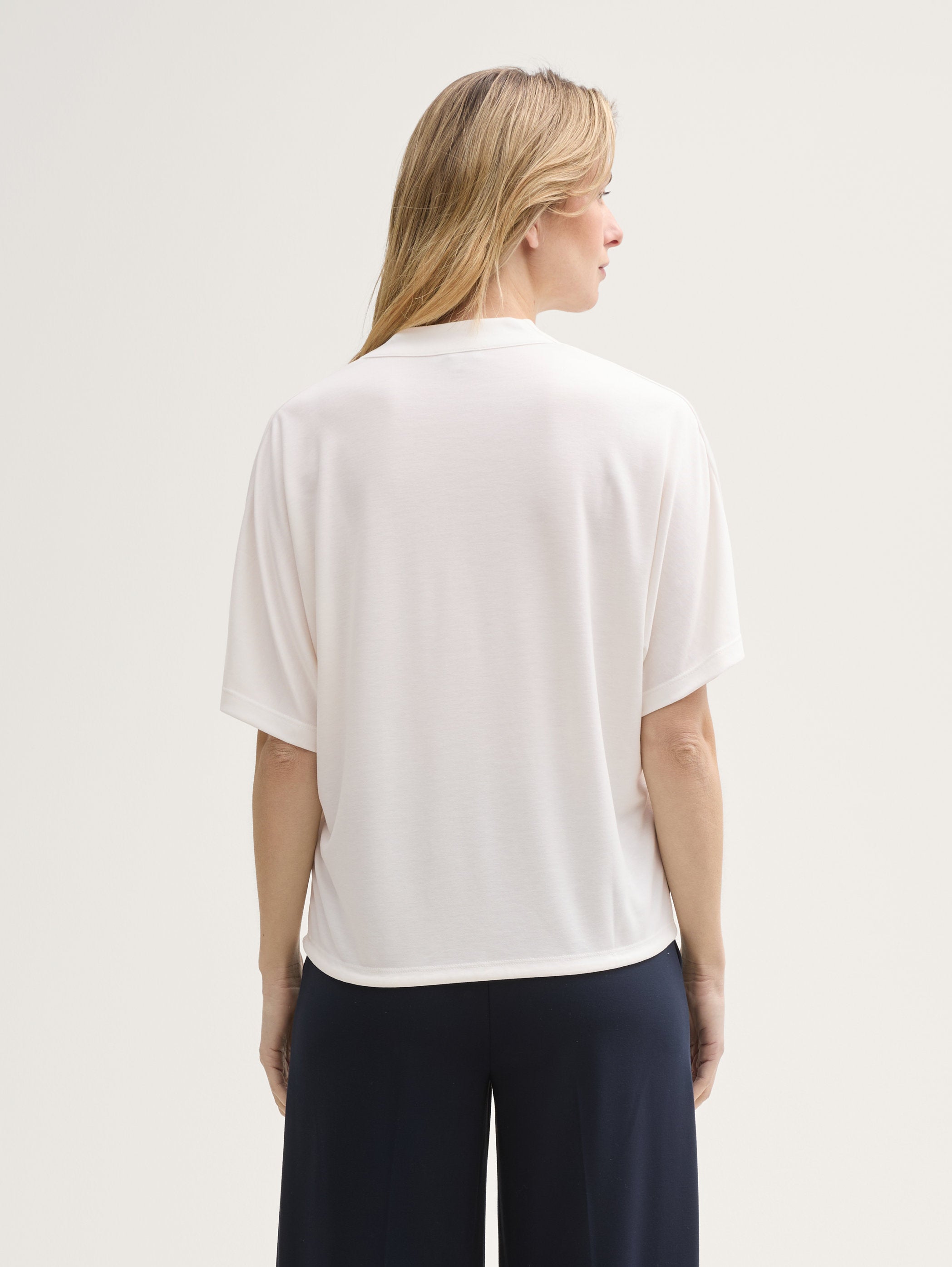 Tom Tailor_T-Shirt with a V-Neckline_1045553_10315_03