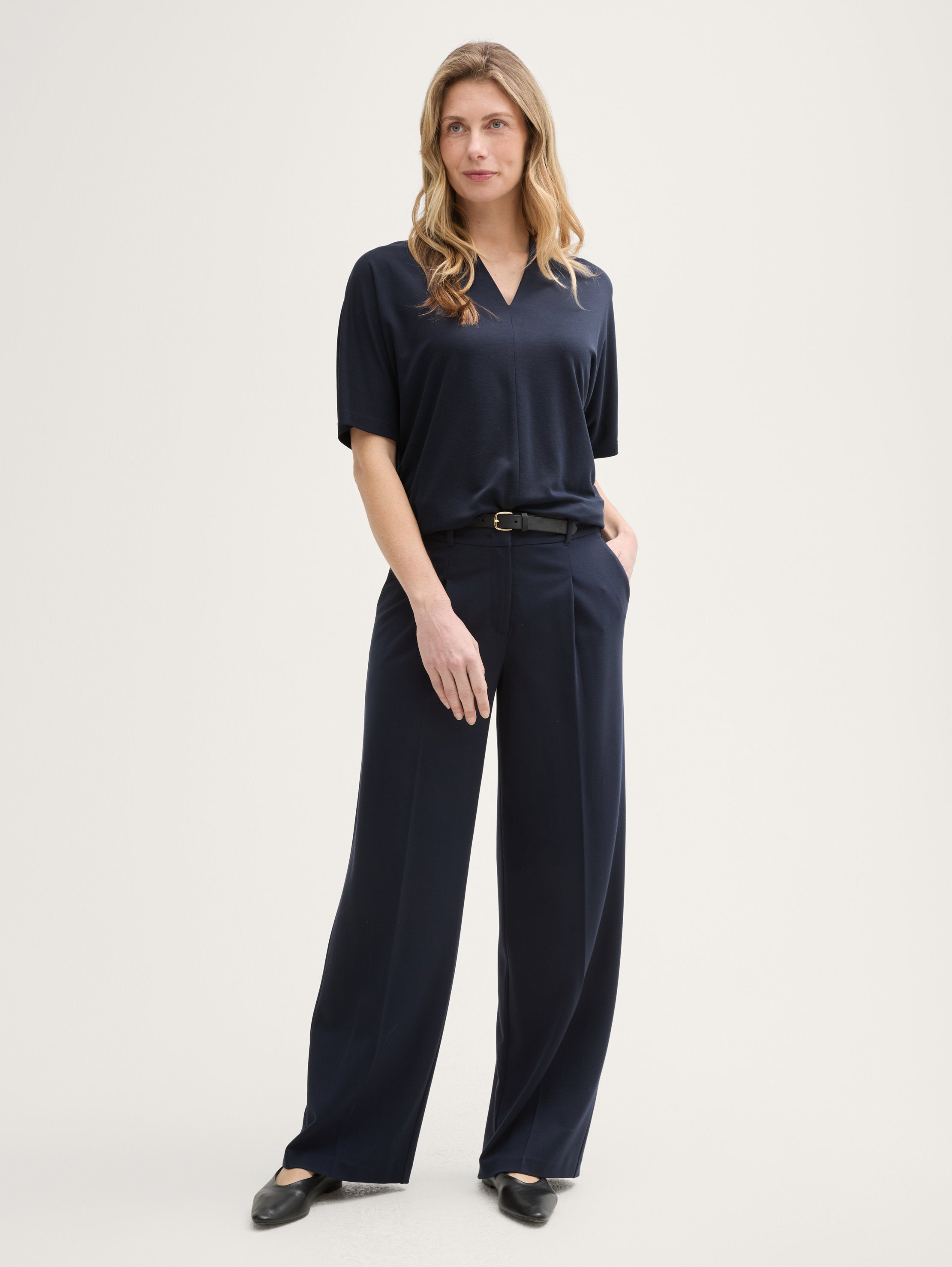 Tom Tailor_T-Shirt with a V-Neckline_1045553_10668_02