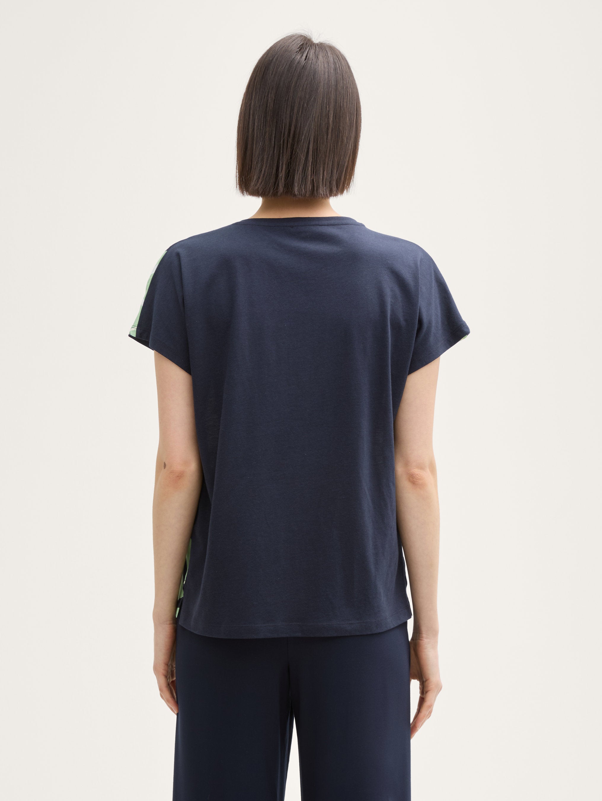 Tom Tailor_T-Shirt in a Mix of Materials_1045569_37116_03