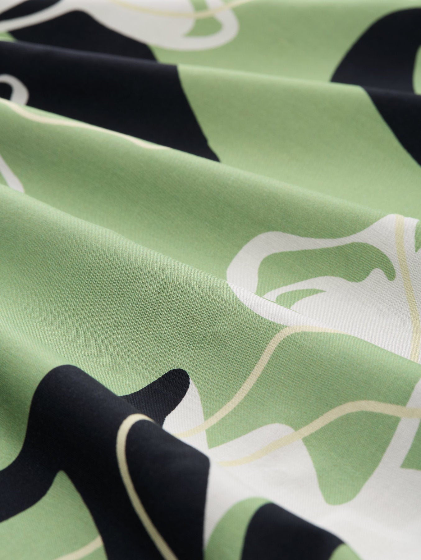 Tom Tailor_T-Shirt in a Mix of Materials_1045569_37116_05