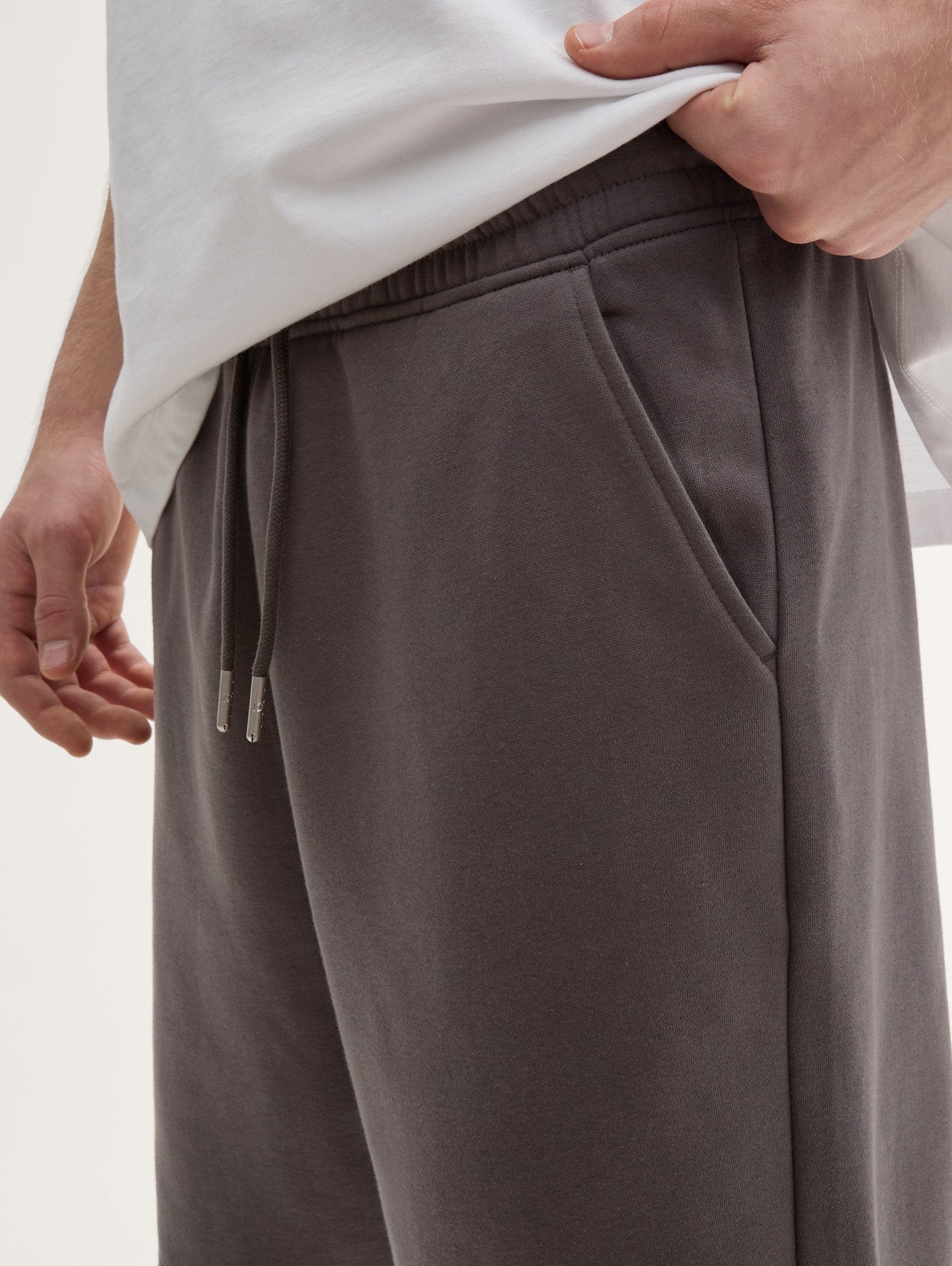 Tom Tailor_Relaxed Fit Jogger Sweat Shorts_1045584_11587_03