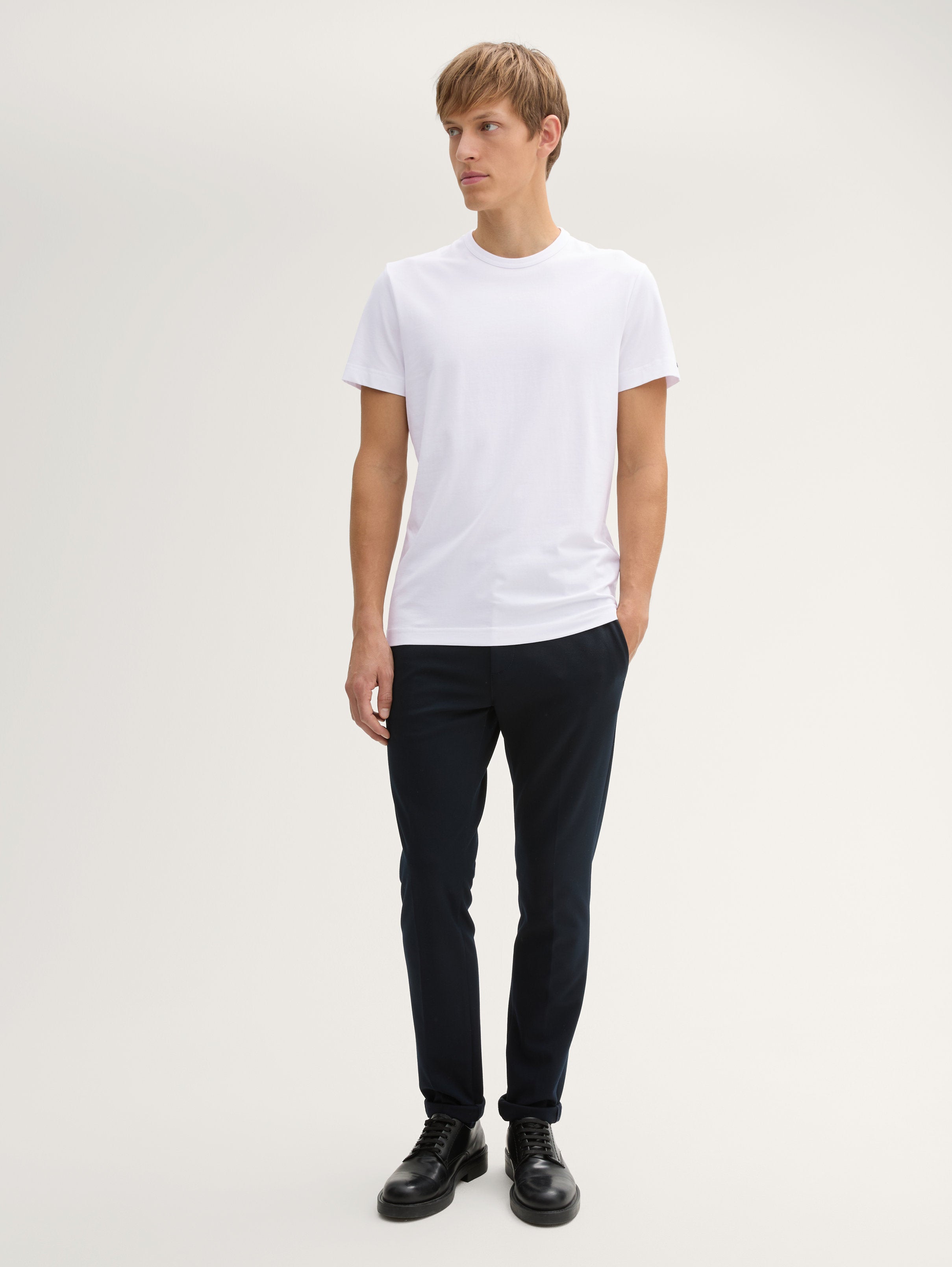 Tom Tailor_Slim Fit T-Shirt with Stretch_1045626_20000_02
