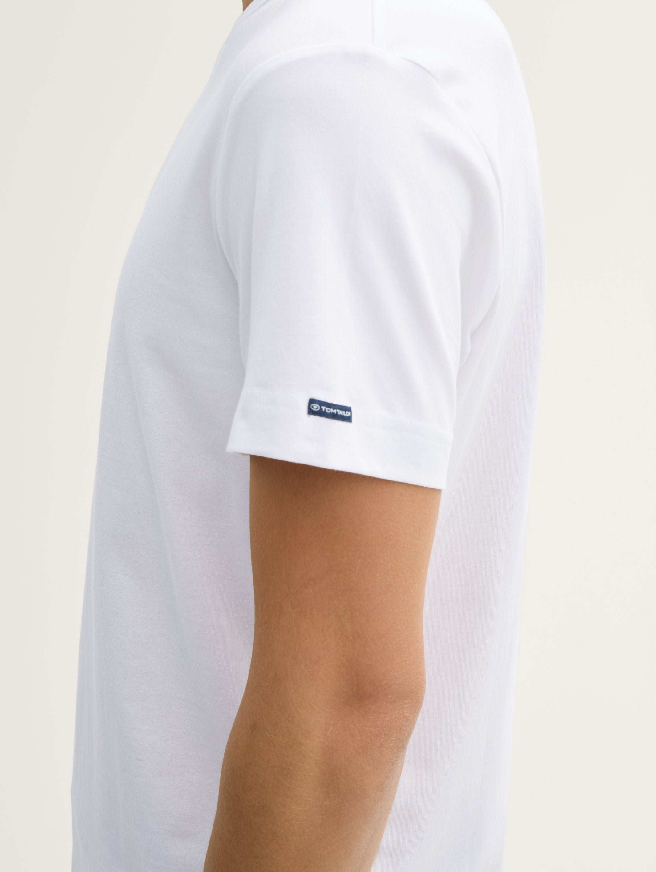 Tom Tailor_Slim Fit T-Shirt with Stretch_1045626_20000_04