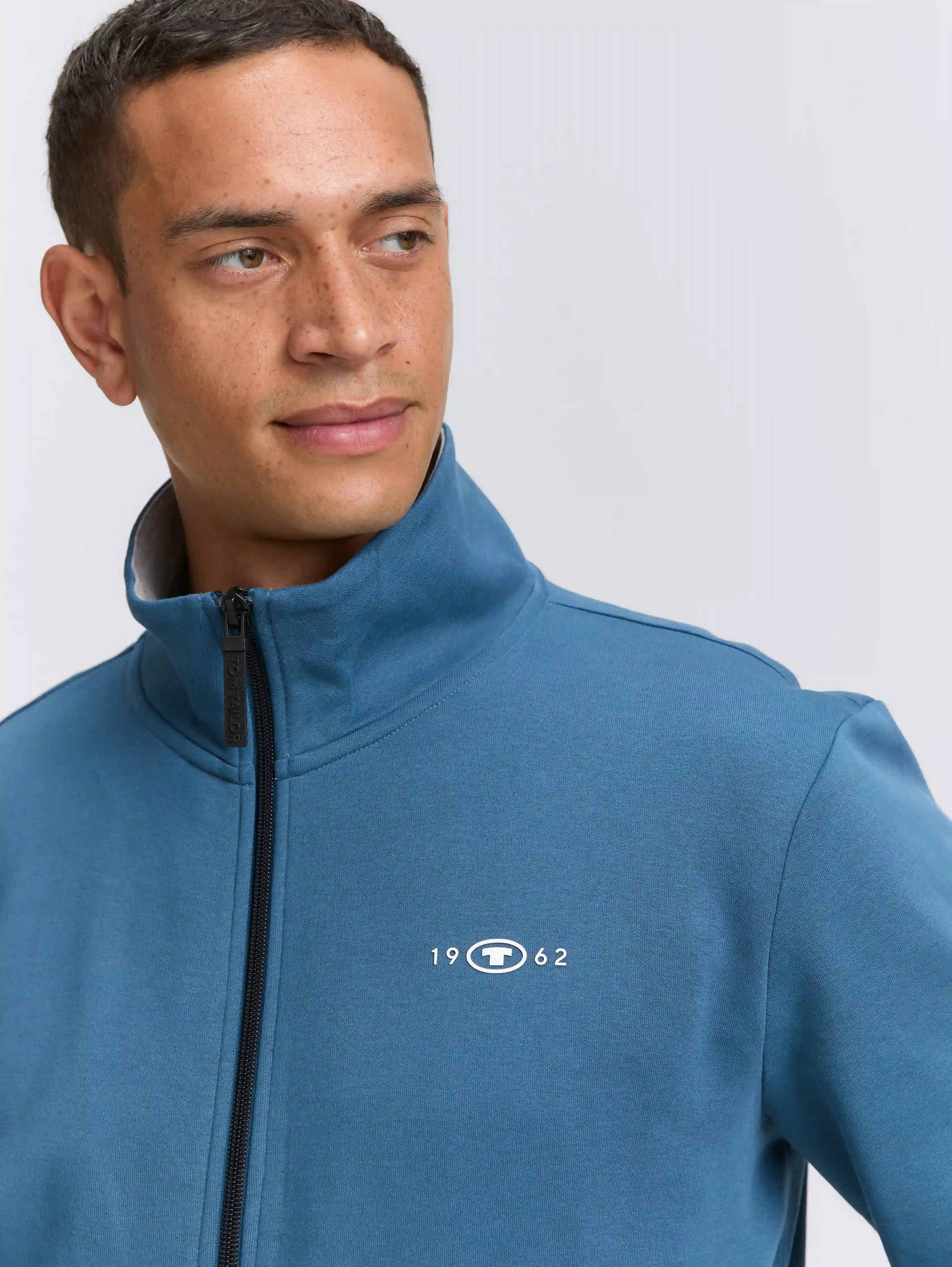 Tom Tailor_0_Sweat Jacket with Stand-Up Collar_1045645_38224_05